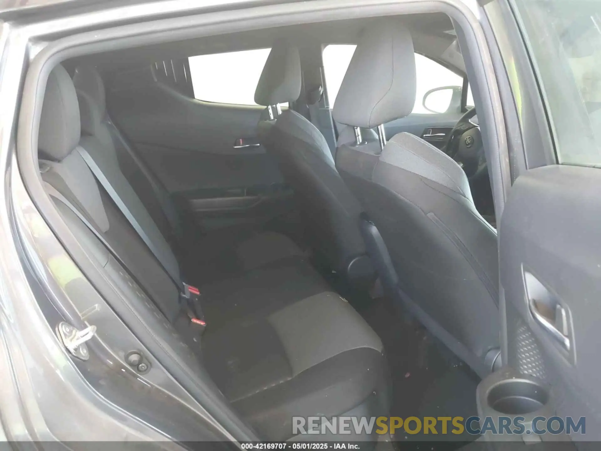 8 Photograph of a damaged car JTNKHMBX5M1129253 TOYOTA C-HR 2021