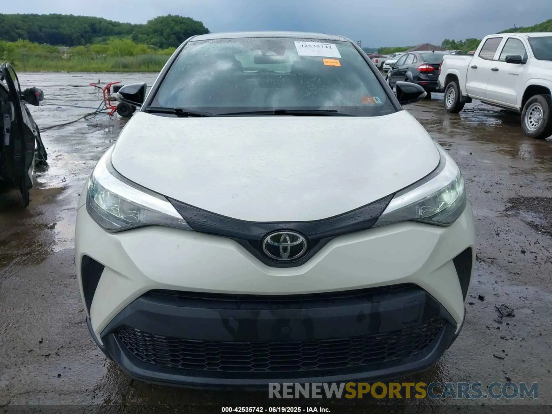 12 Фотография поврежденного автомобиля JTNKHMBX6M1105611 TOYOTA C-HR 2021