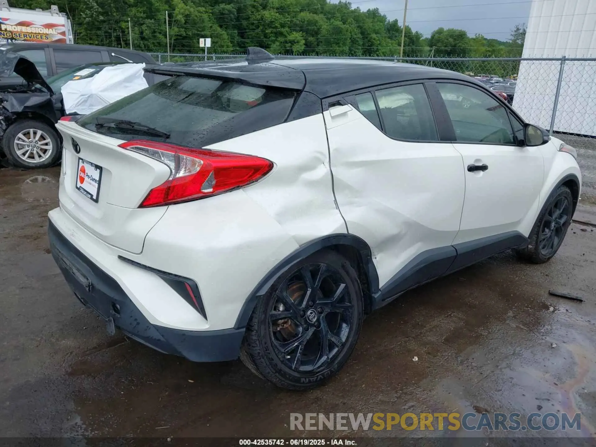 4 Фотография поврежденного автомобиля JTNKHMBX6M1105611 TOYOTA C-HR 2021
