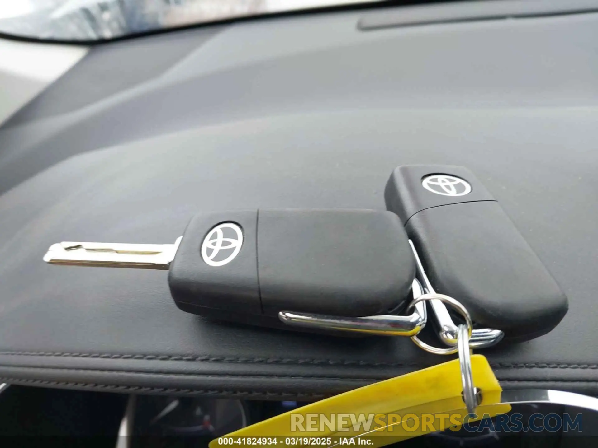 11 Фотография поврежденного автомобиля JTNKHMBX8M1106694 TOYOTA C-HR 2021