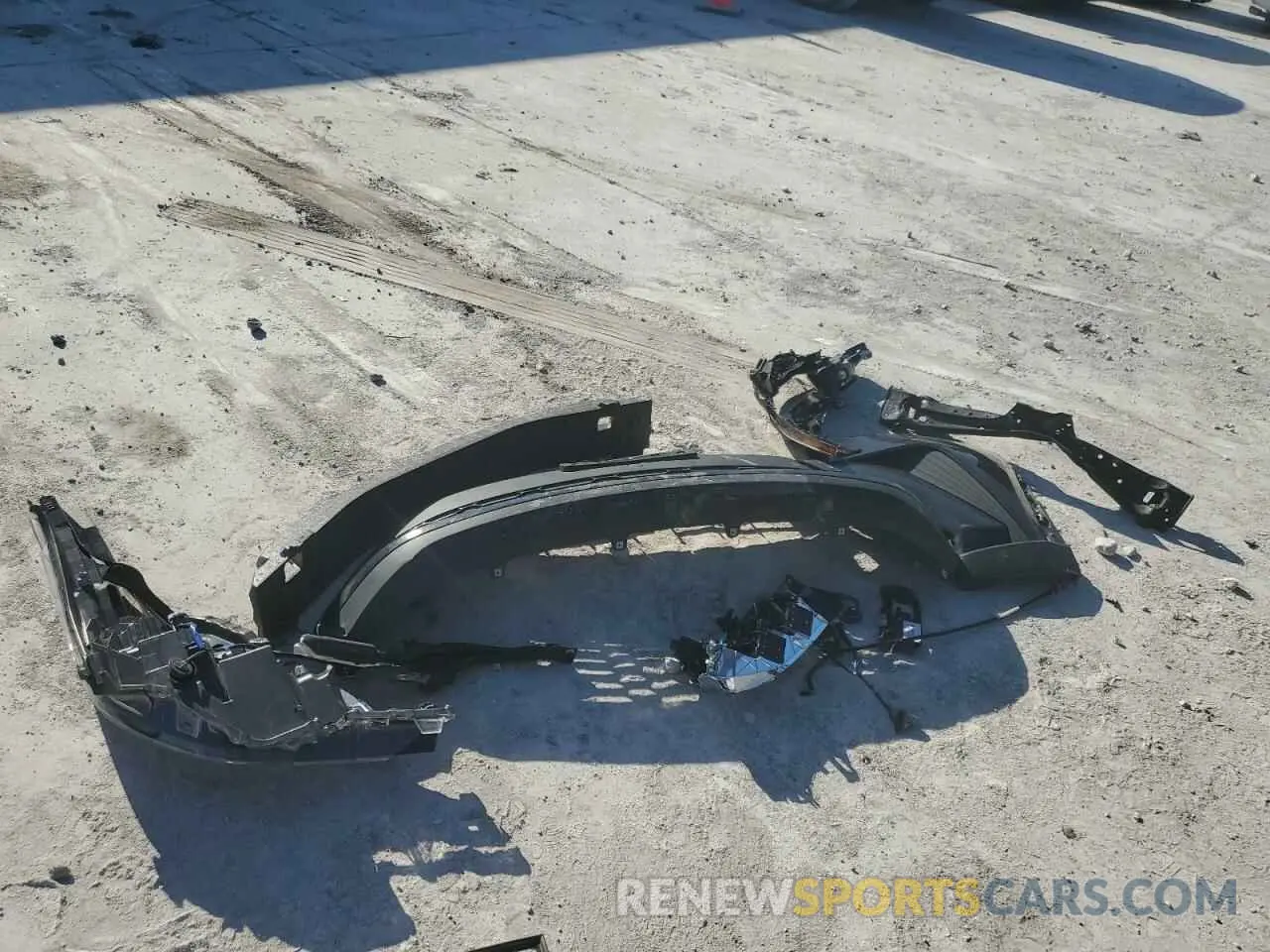 12 Photograph of a damaged car JTNKHMBXXM1117650 TOYOTA C-HR 2021