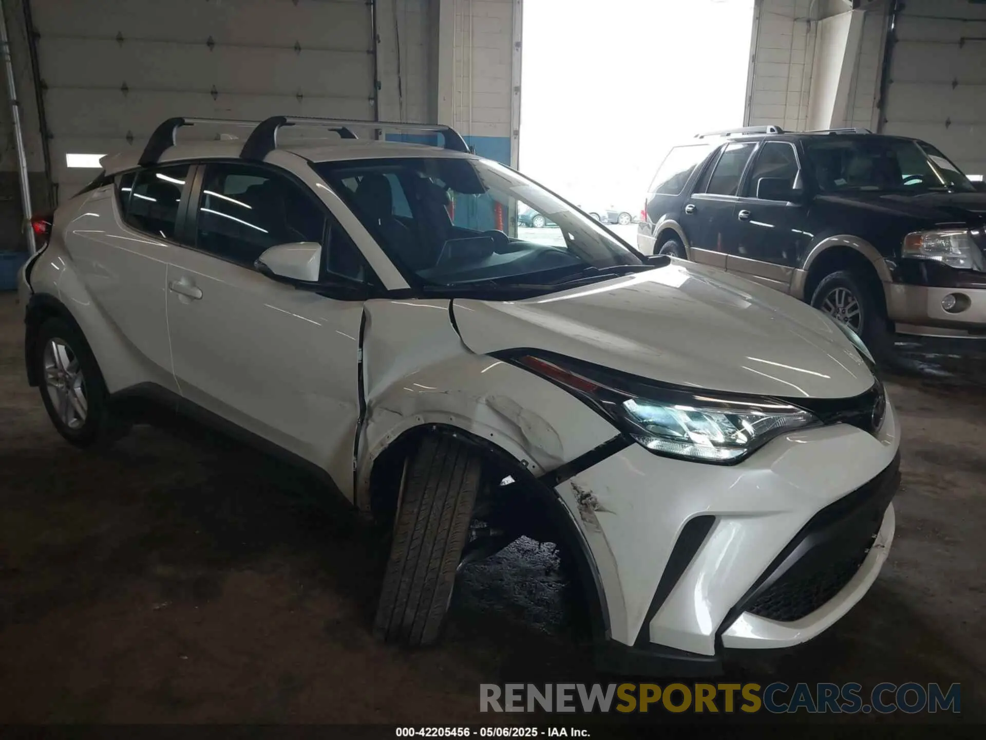1 Фотография поврежденного автомобиля NMTKHMBX2MR120886 TOYOTA C-HR 2021
