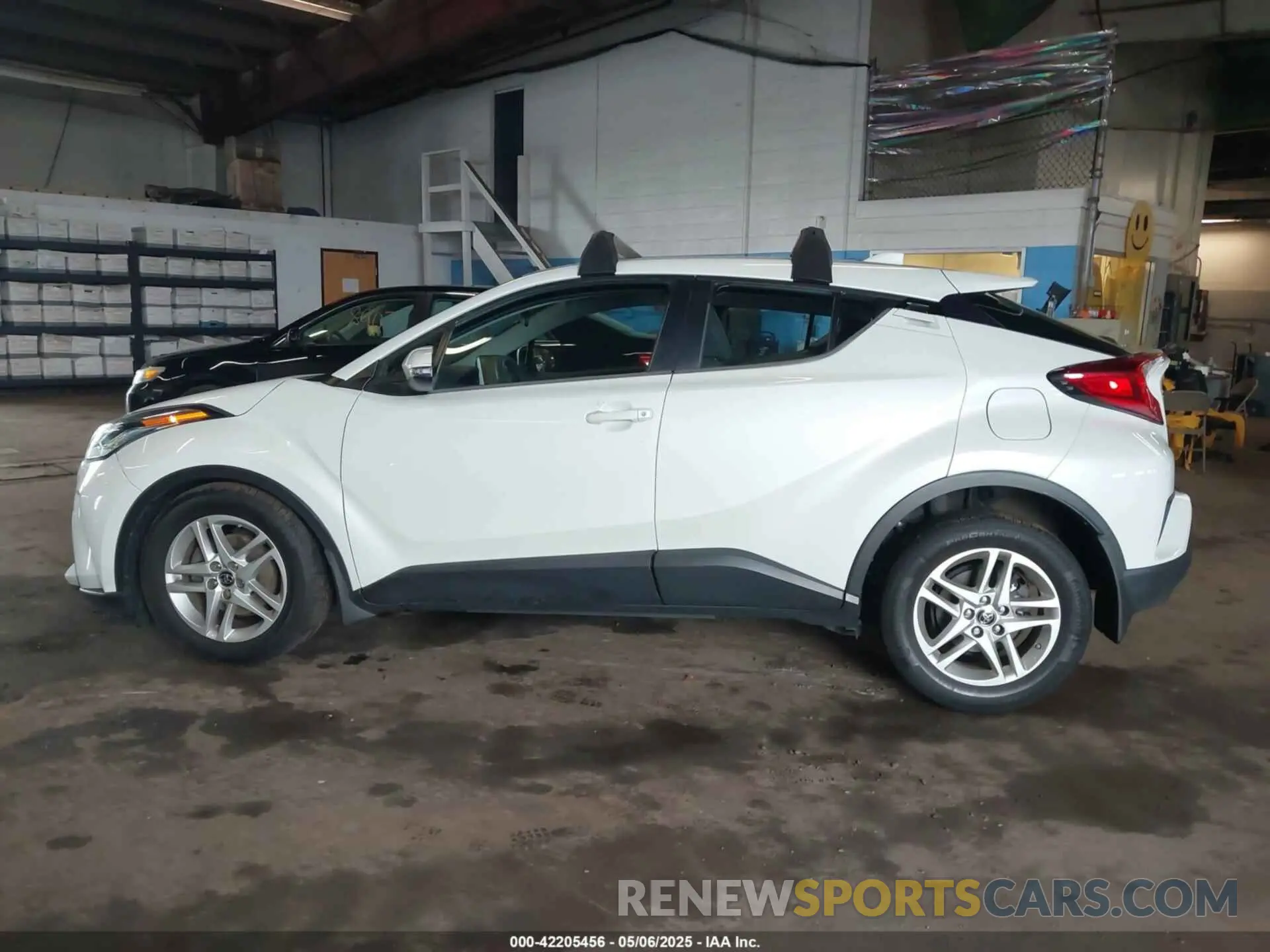 14 Фотография поврежденного автомобиля NMTKHMBX2MR120886 TOYOTA C-HR 2021