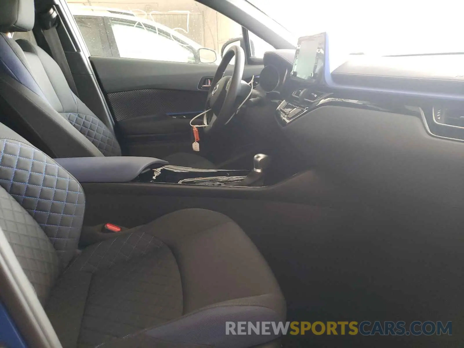 5 Photograph of a damaged car NMTKHMBX2MR129197 TOYOTA C-HR 2021