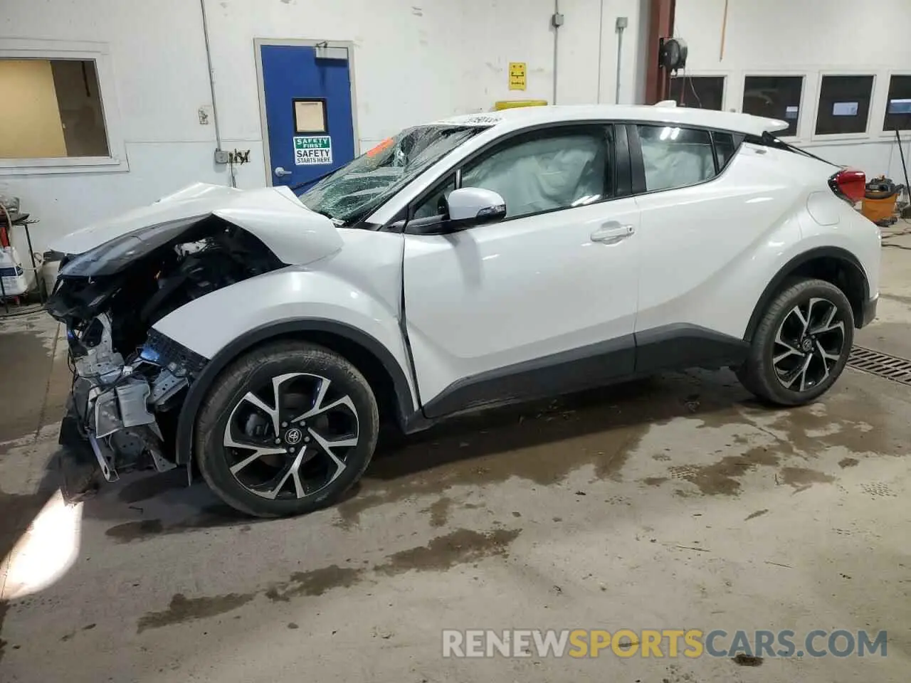 1 Photograph of a damaged car NMTKHMBX2MR140040 TOYOTA C-HR 2021