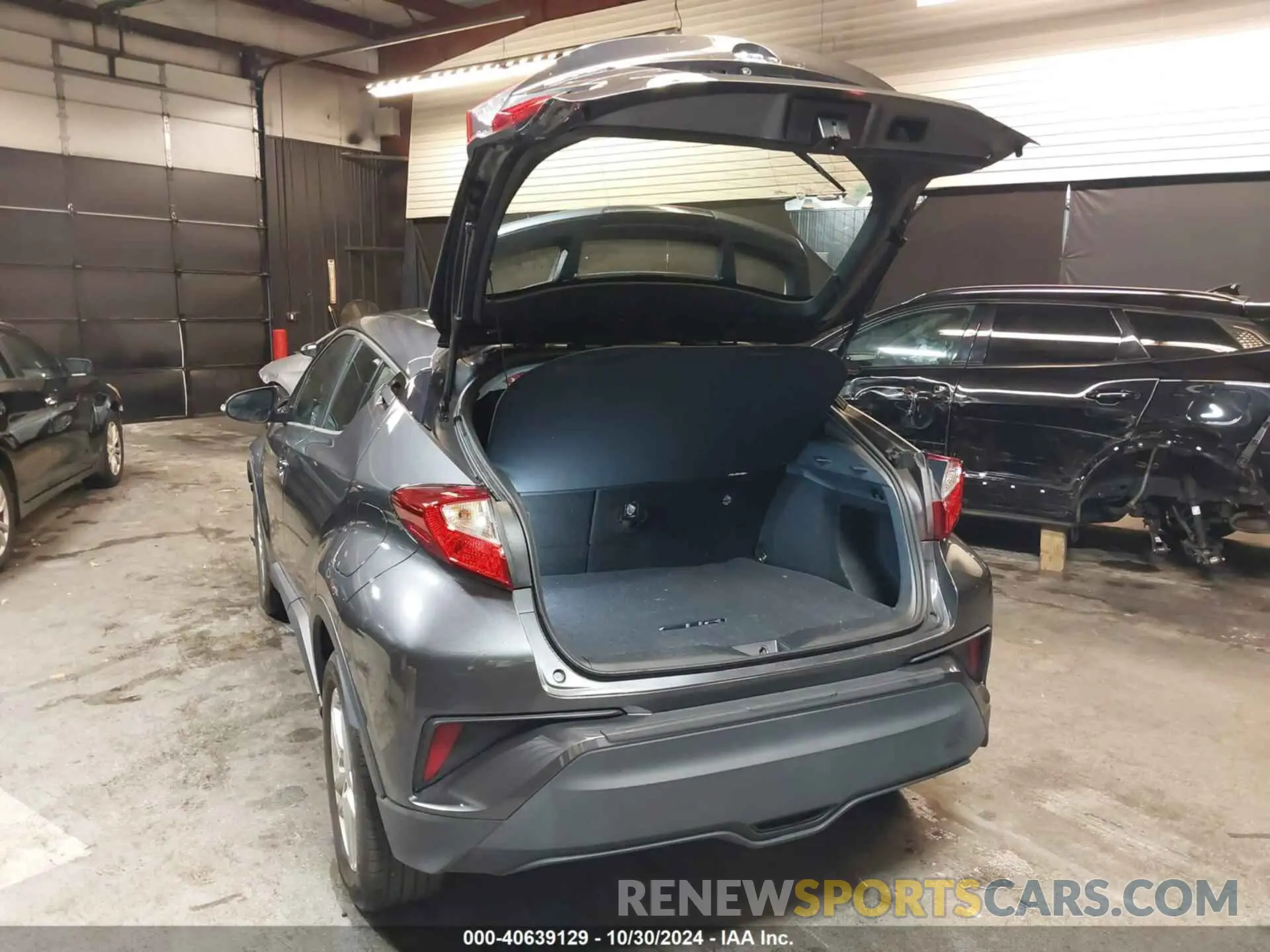 3 Photograph of a damaged car NMTKHMBX5MR119392 TOYOTA C-HR 2021