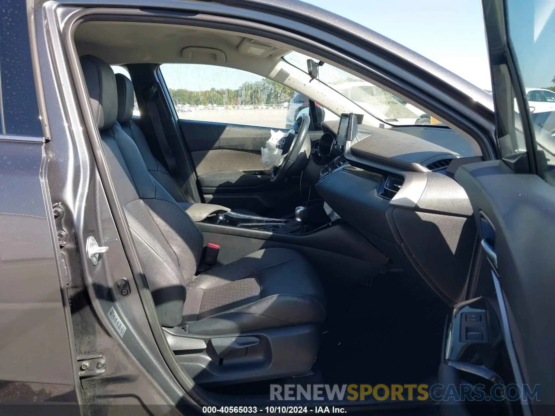 5 Photograph of a damaged car NMTKHMBX5MR131669 TOYOTA C-HR 2021