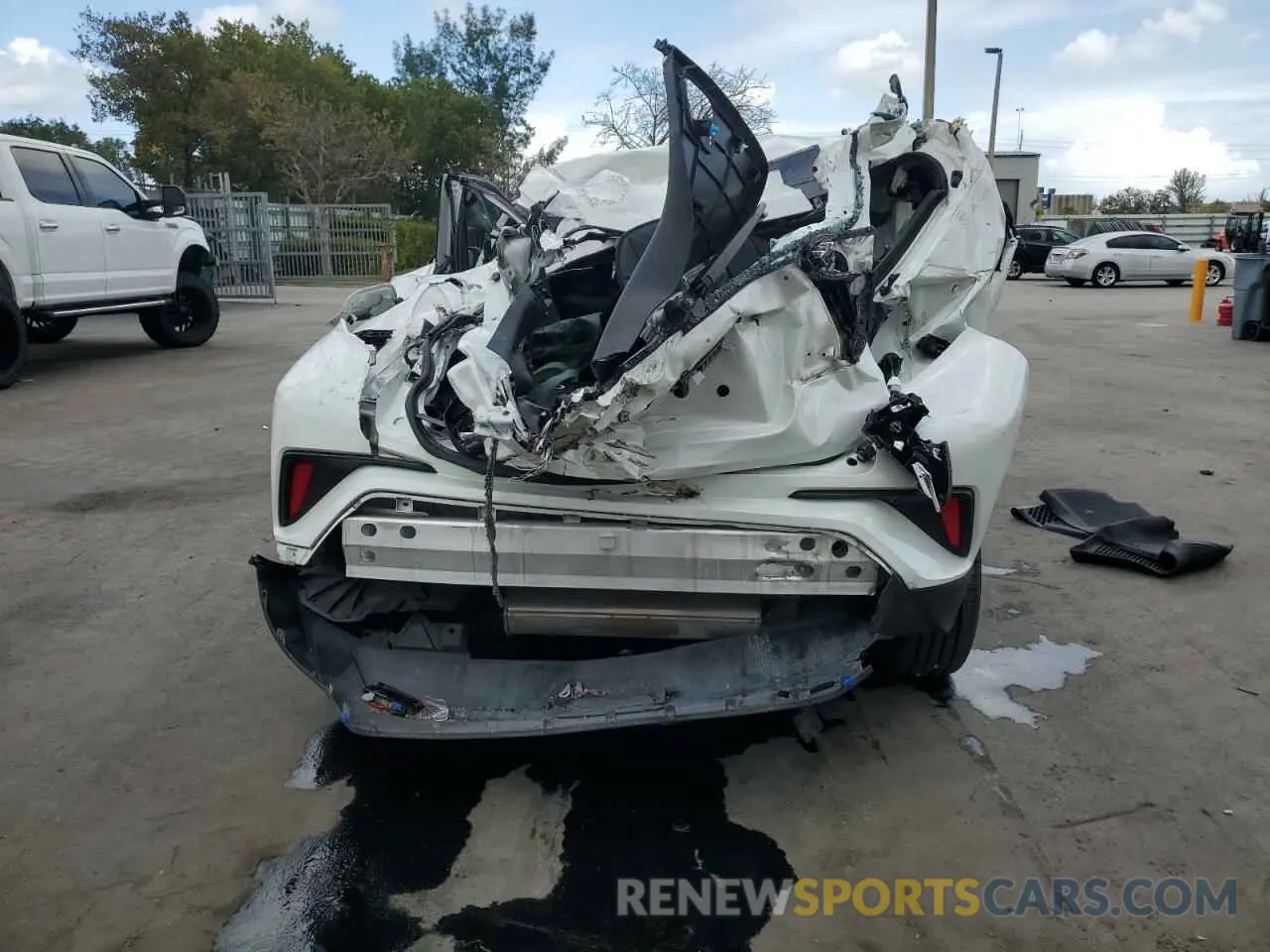 6 Photograph of a damaged car NMTKHMBX6MR129154 TOYOTA C-HR 2021