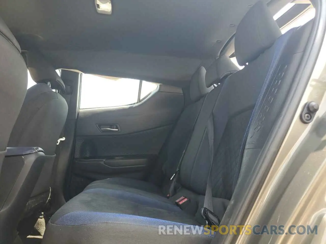 11 Photograph of a damaged car NMTKHMBX6MR131924 TOYOTA C-HR 2021