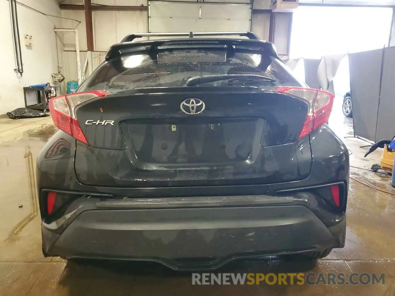 6 Photograph of a damaged car NMTKHMBX8MR122450 TOYOTA C-HR 2021