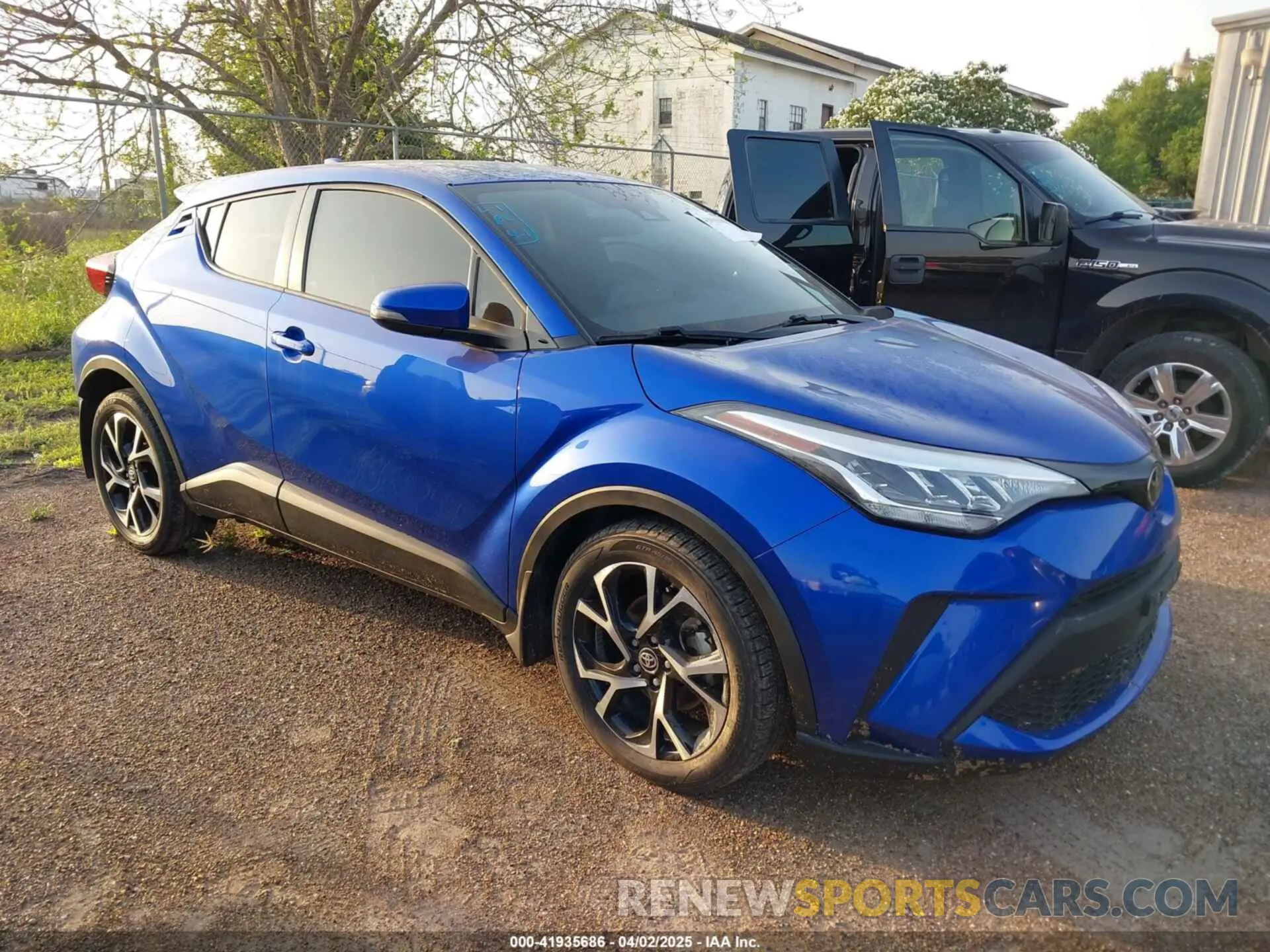 1 Photograph of a damaged car NMTKHMBX8MR129267 TOYOTA C-HR 2021