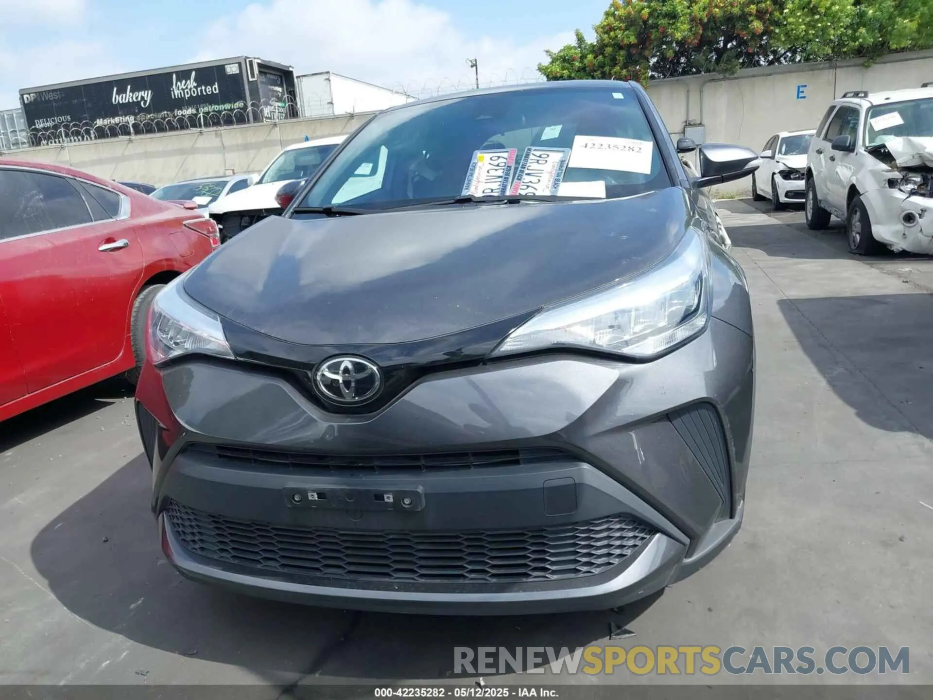 12 Фотография поврежденного автомобиля NMTKHMBX9MR133747 TOYOTA C-HR 2021