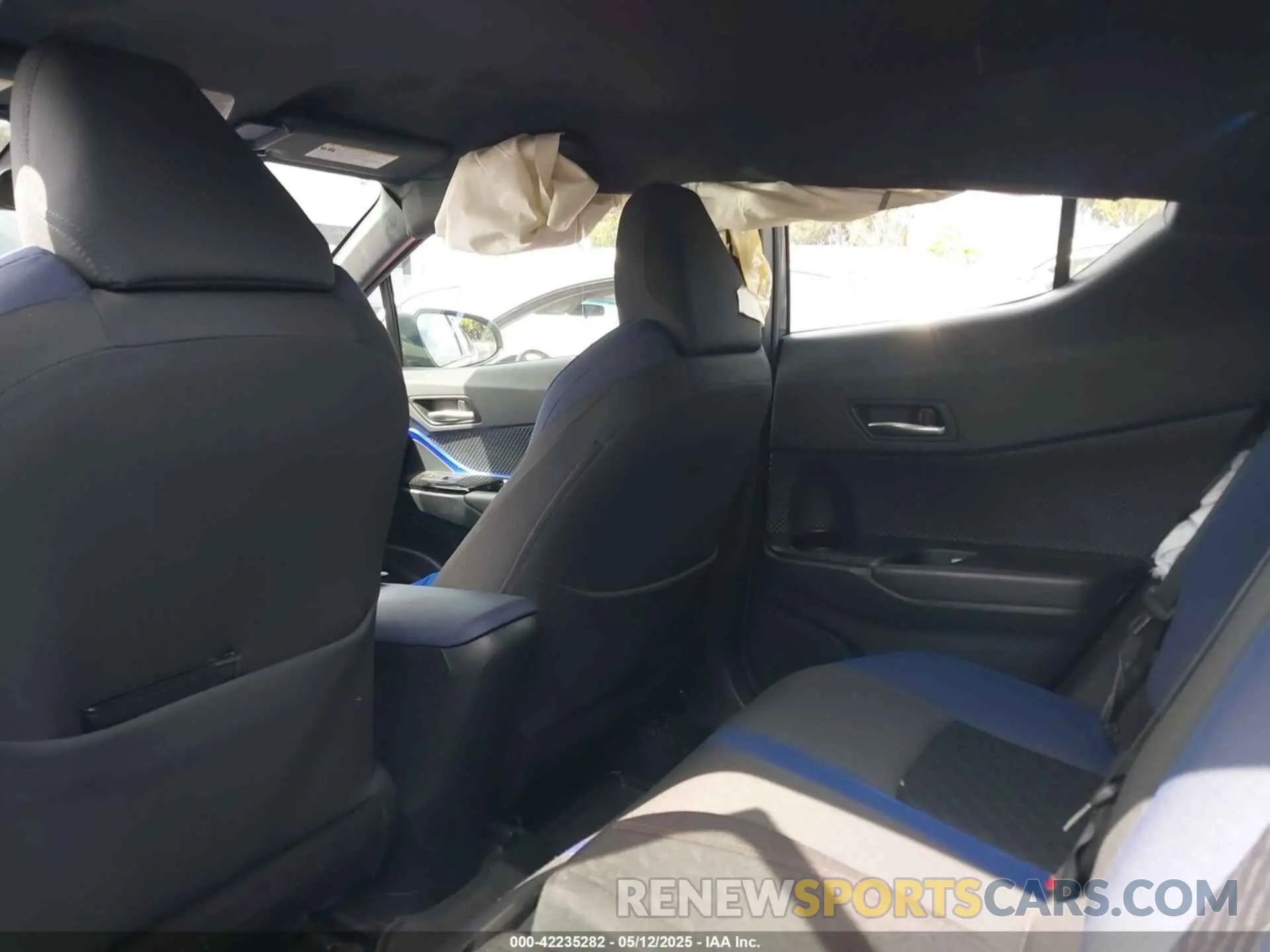 18 Фотография поврежденного автомобиля NMTKHMBX9MR133747 TOYOTA C-HR 2021