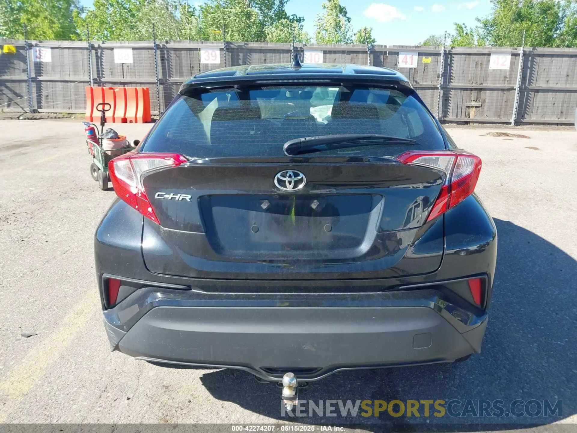 16 Photograph of a damaged car NMTKHMBX9MR134011 TOYOTA C-HR 2021