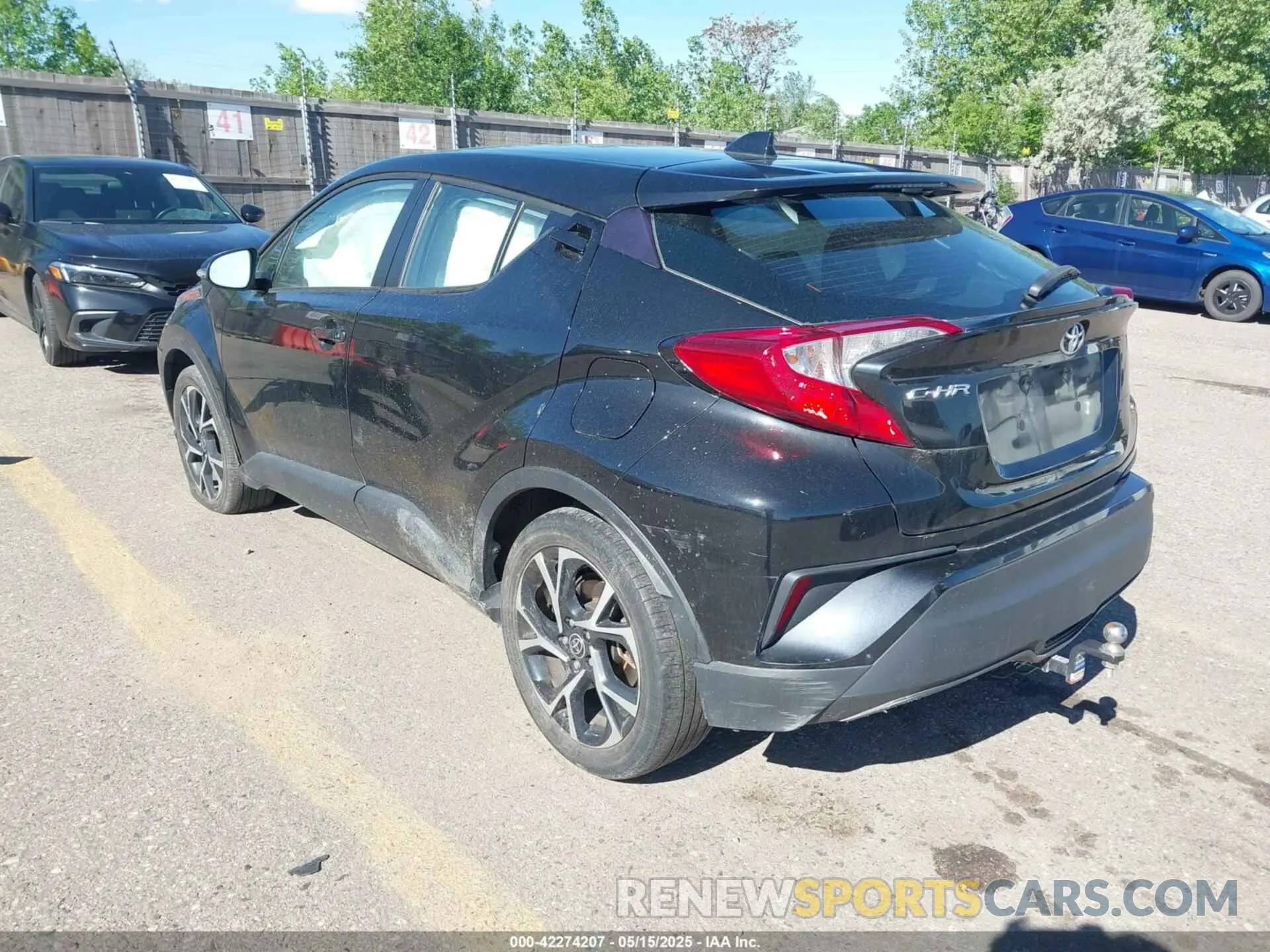 3 Photograph of a damaged car NMTKHMBX9MR134011 TOYOTA C-HR 2021