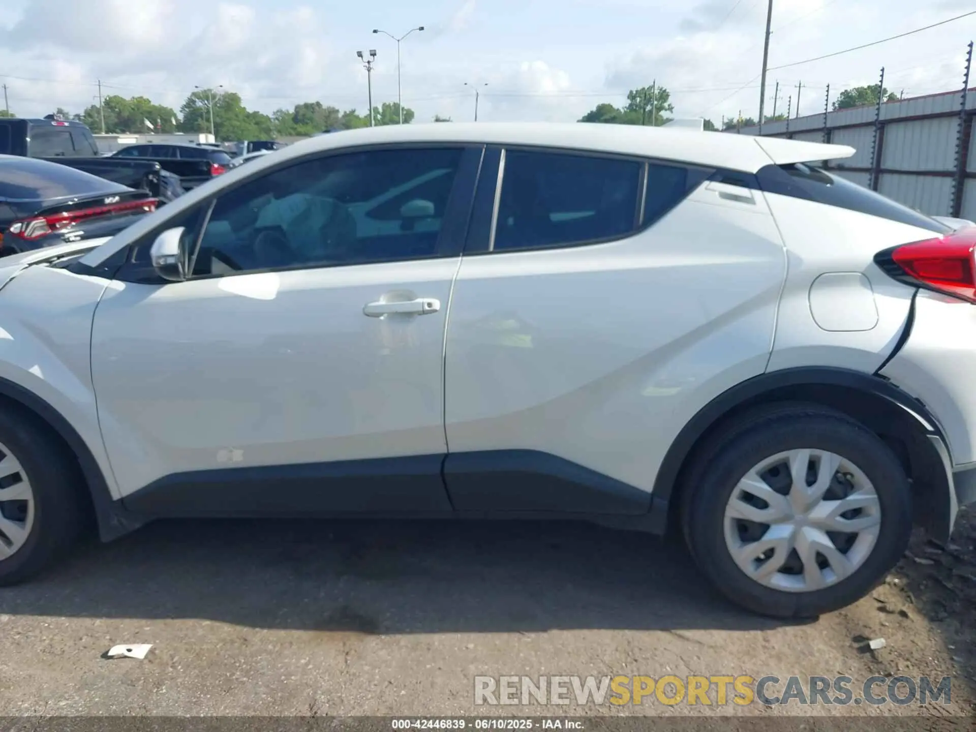 15 Photograph of a damaged car NMTKHMBXXMR131392 TOYOTA C-HR 2021