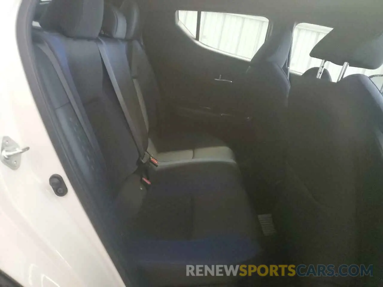 10 Photograph of a damaged car NMTKHMBXXMR140027 TOYOTA C-HR 2021