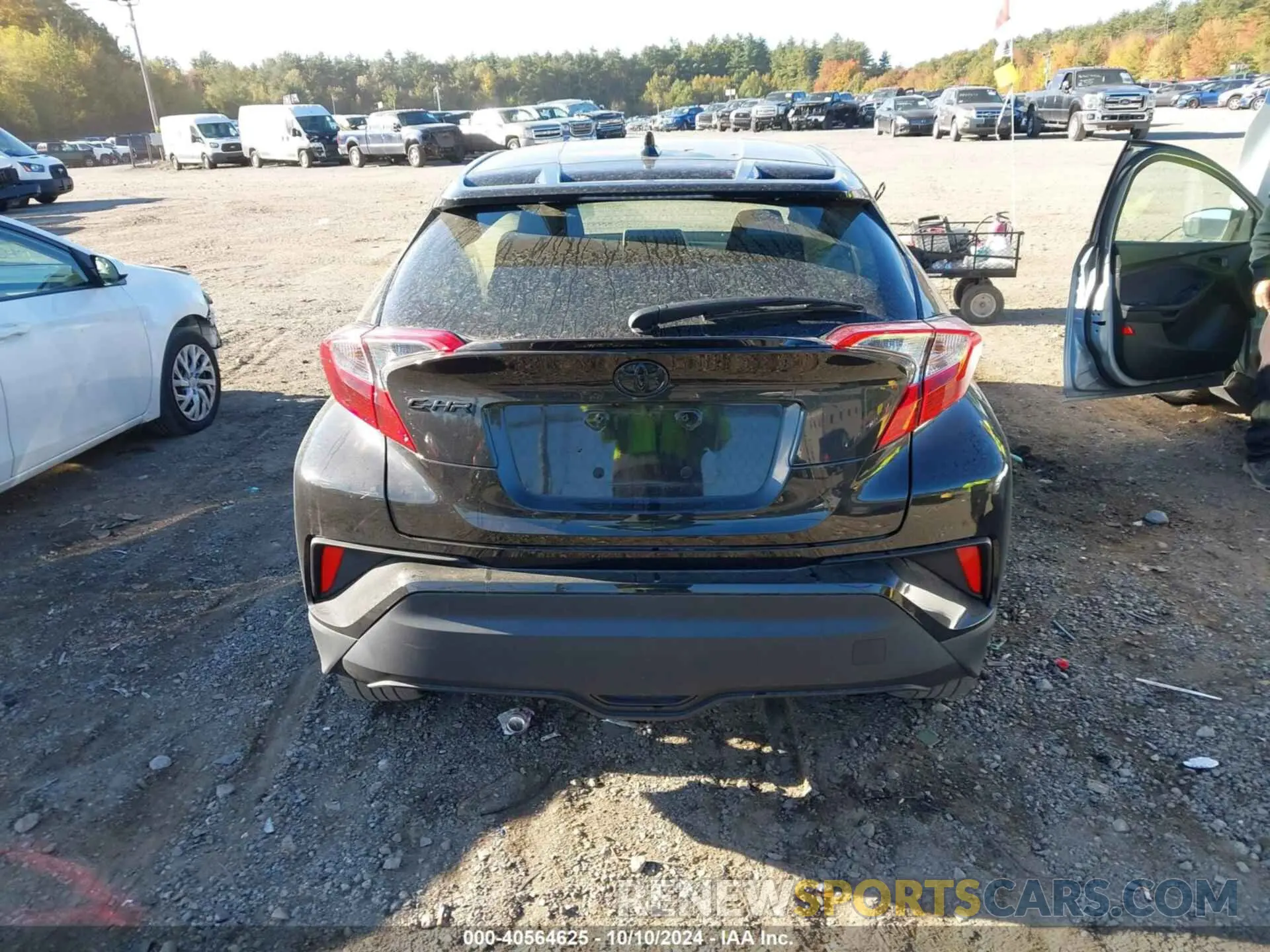 17 Photograph of a damaged car JTNKHMBX2N1131415 TOYOTA C-HR 2022