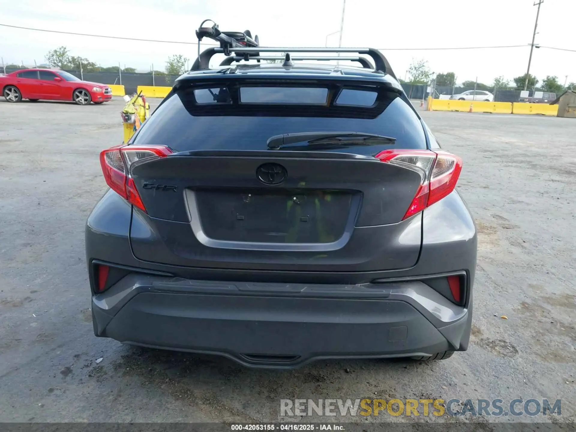 17 Photograph of a damaged car JTNKHMBX9N1135221 TOYOTA C-HR 2022