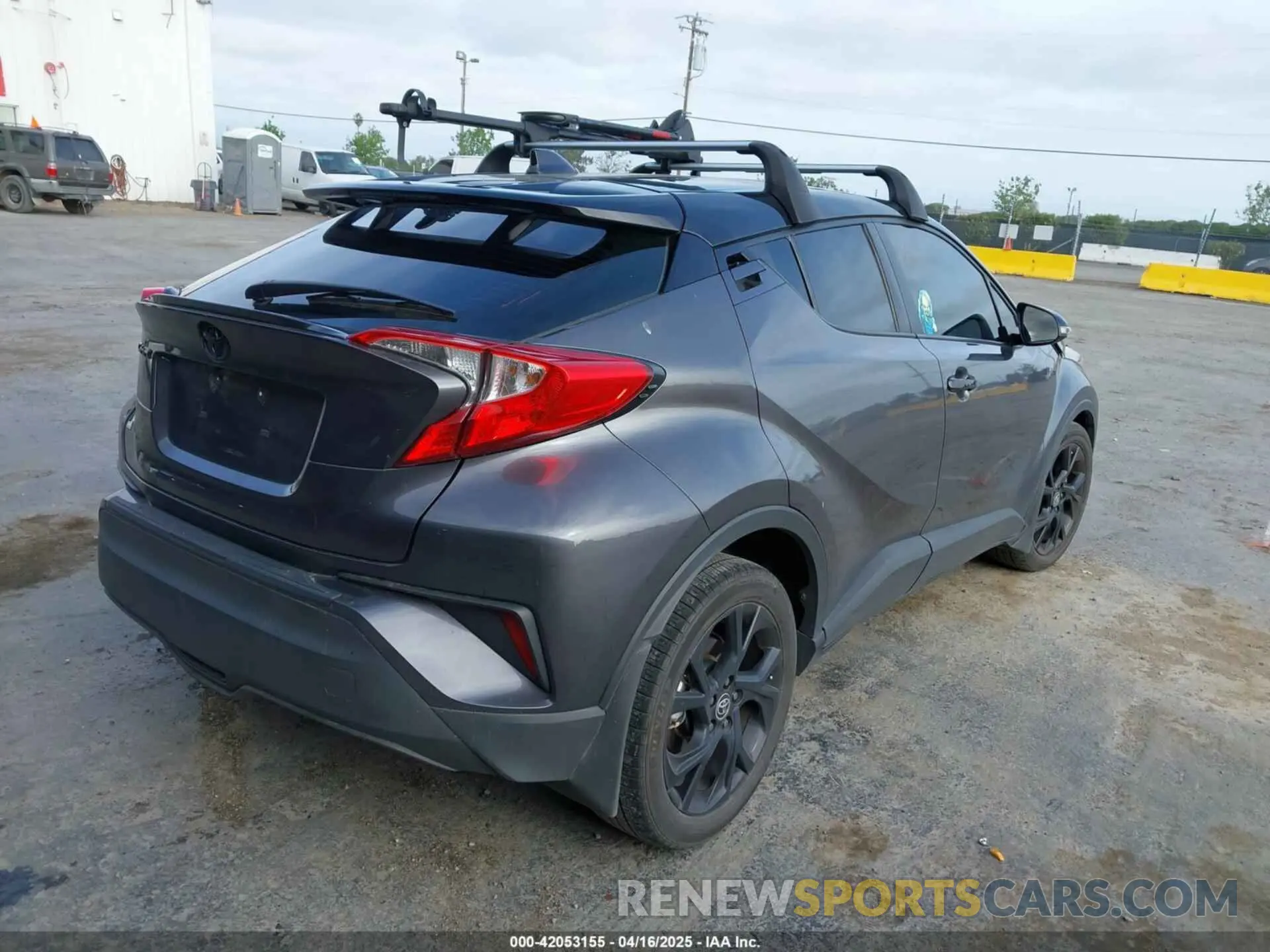 4 Photograph of a damaged car JTNKHMBX9N1135221 TOYOTA C-HR 2022