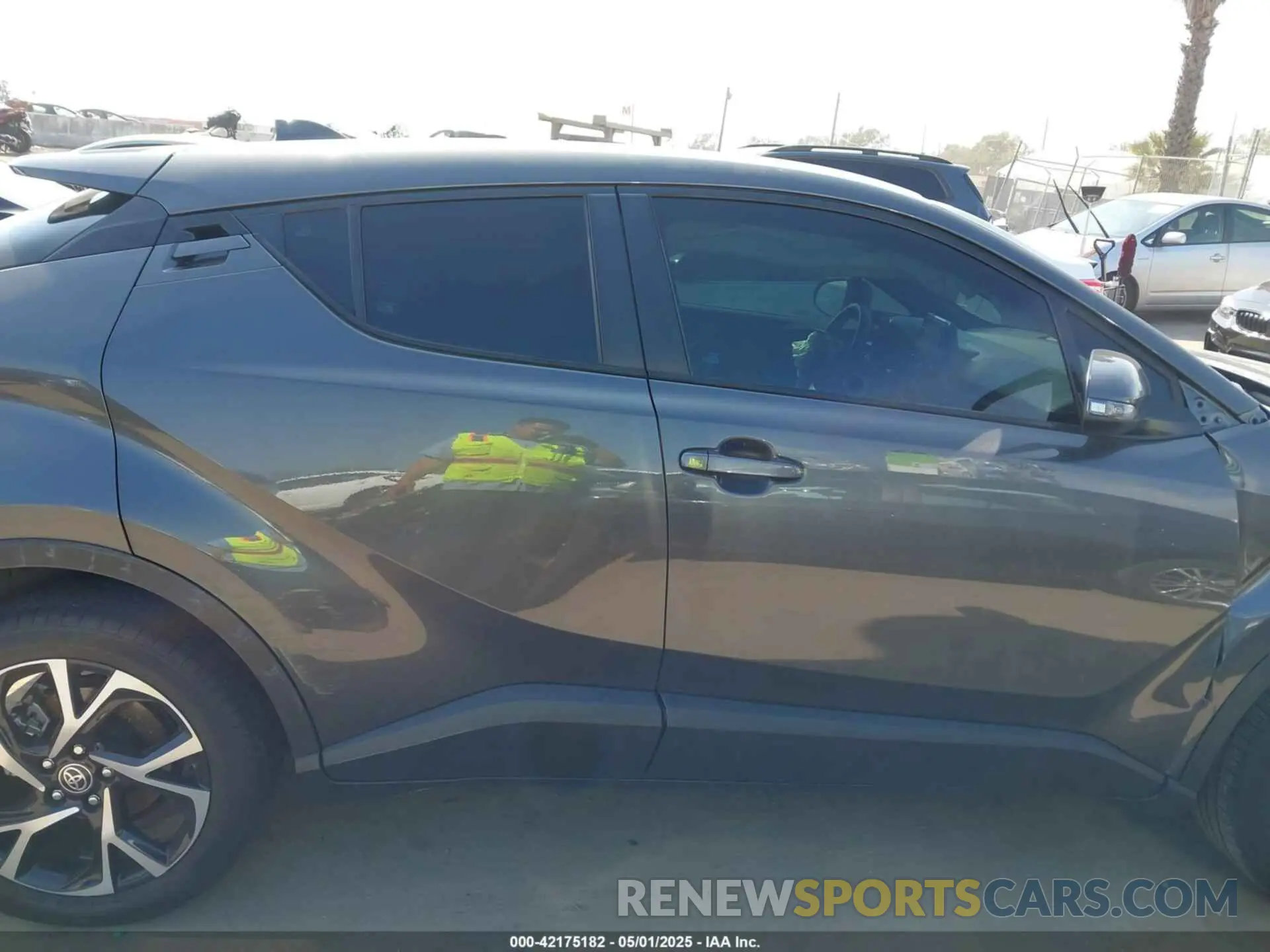 12 Photograph of a damaged car NMTKHMBX1NR144937 TOYOTA C-HR 2022