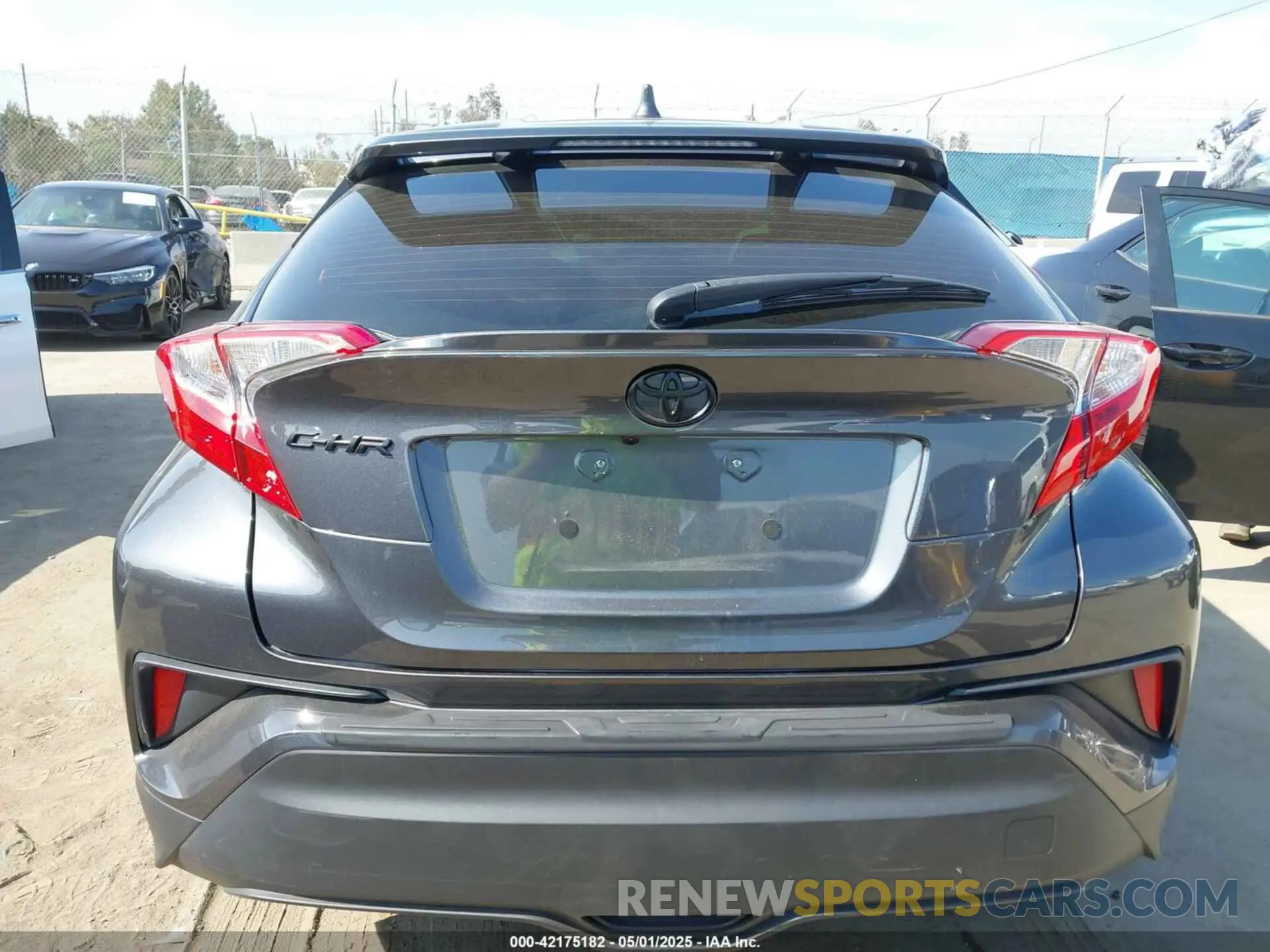 15 Photograph of a damaged car NMTKHMBX1NR144937 TOYOTA C-HR 2022