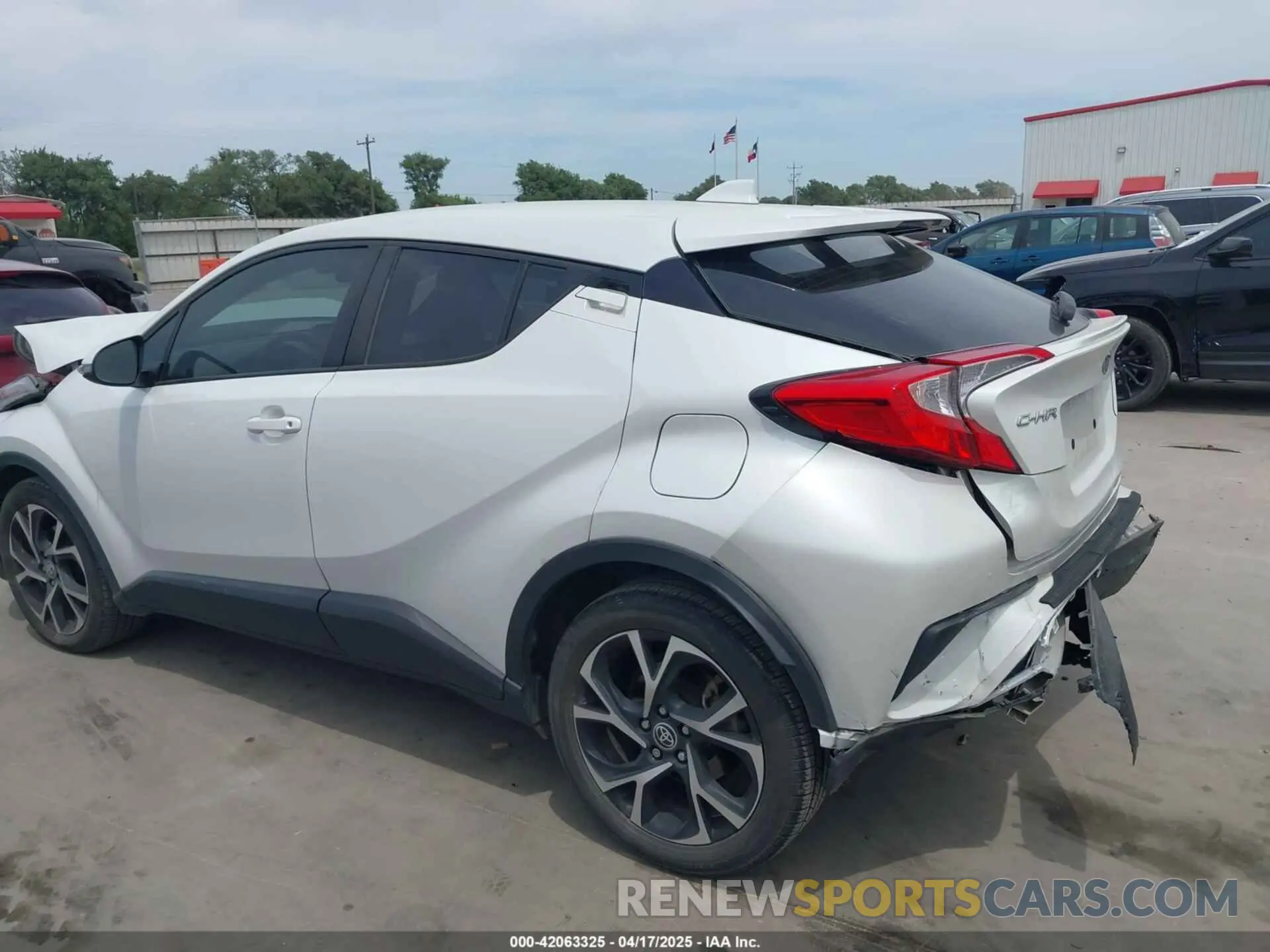 14 Photograph of a damaged car NMTKHMBX2NR144638 TOYOTA C-HR 2022