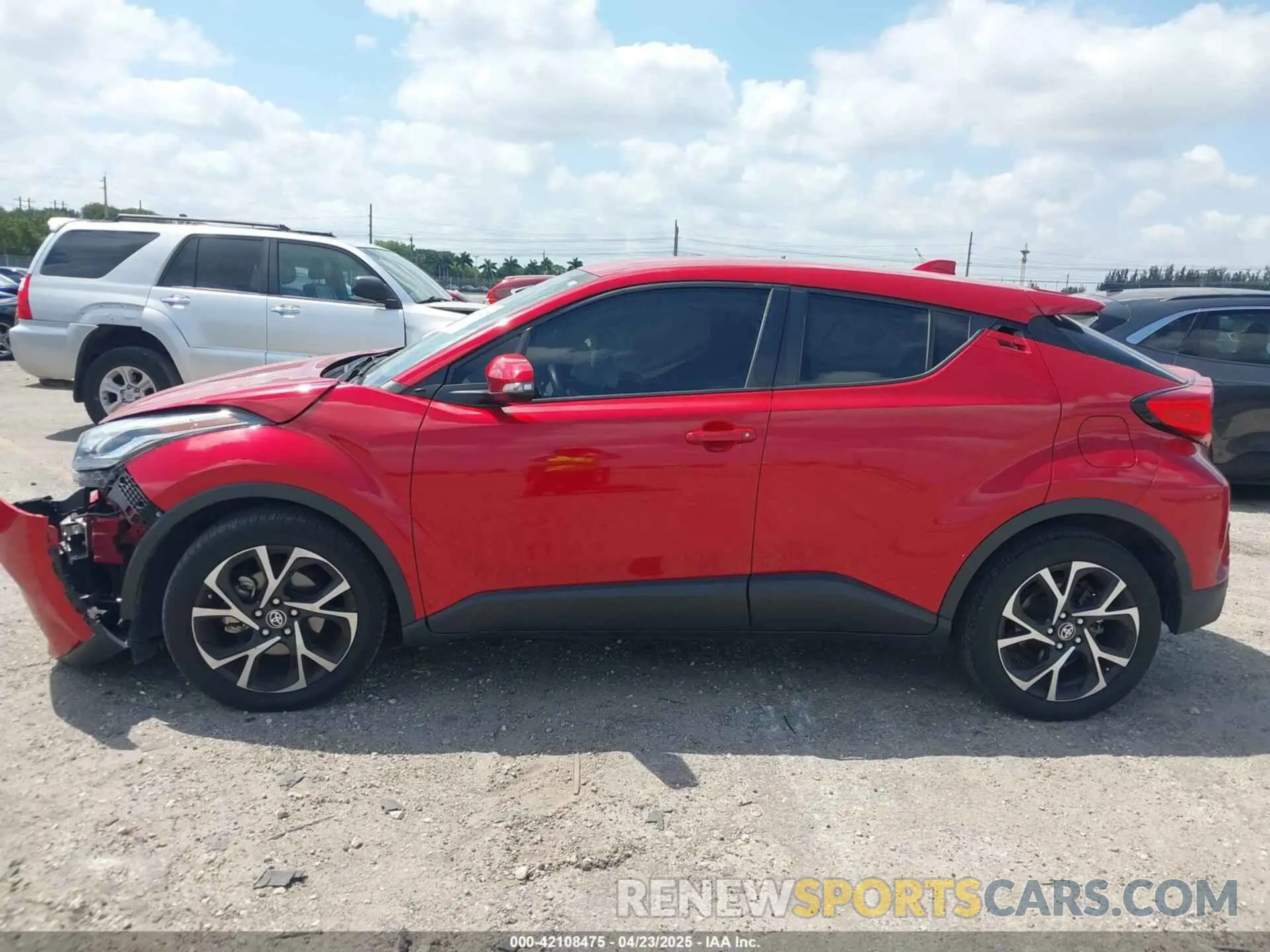 14 Photograph of a damaged car NMTKHMBX4NR141627 TOYOTA C-HR 2022