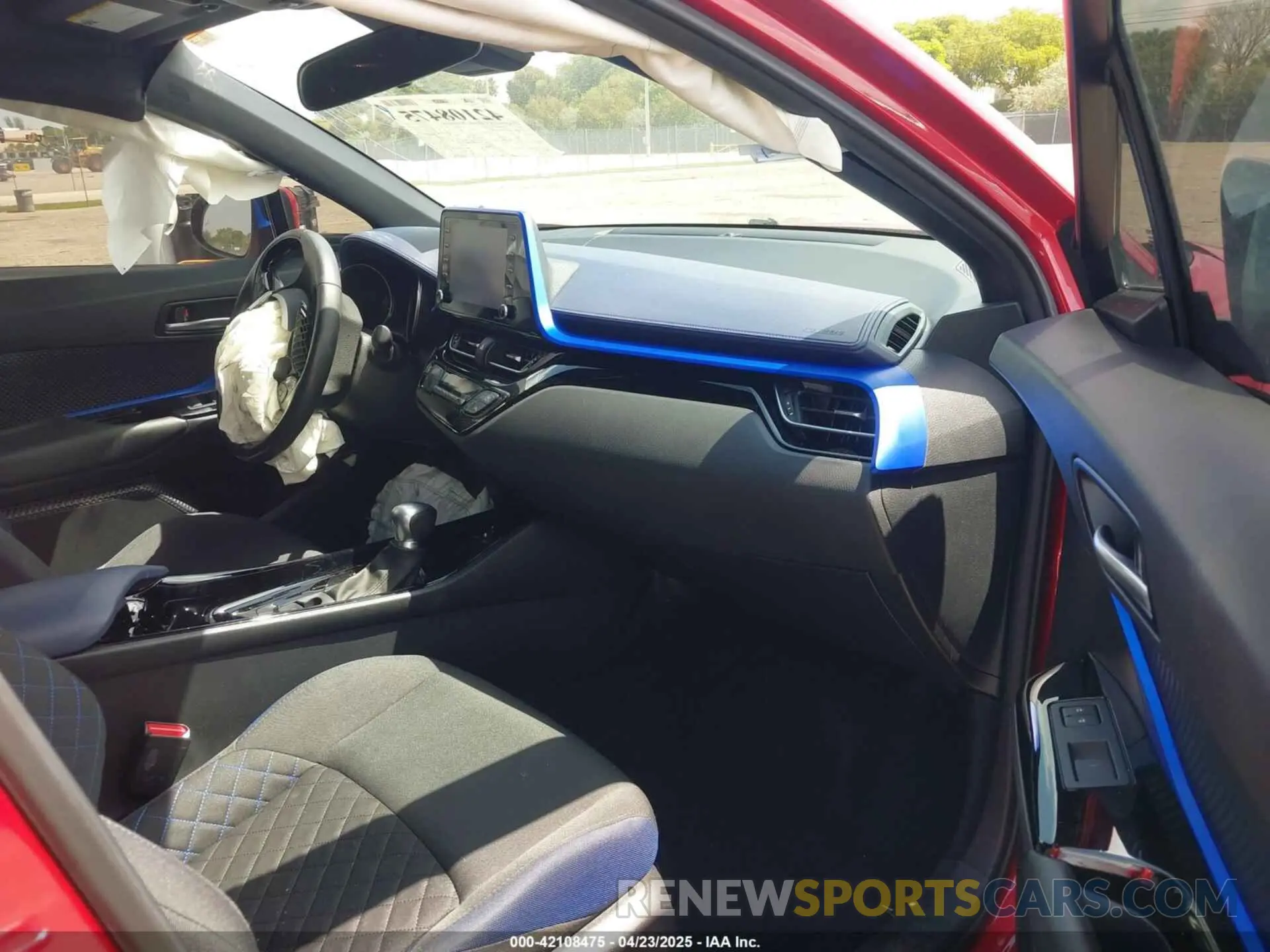 5 Photograph of a damaged car NMTKHMBX4NR141627 TOYOTA C-HR 2022