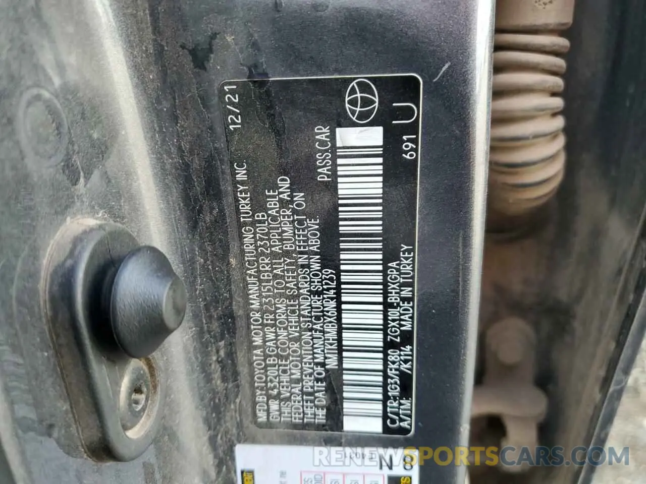 12 Photograph of a damaged car NMTKHMBX6NR141239 TOYOTA C-HR 2022