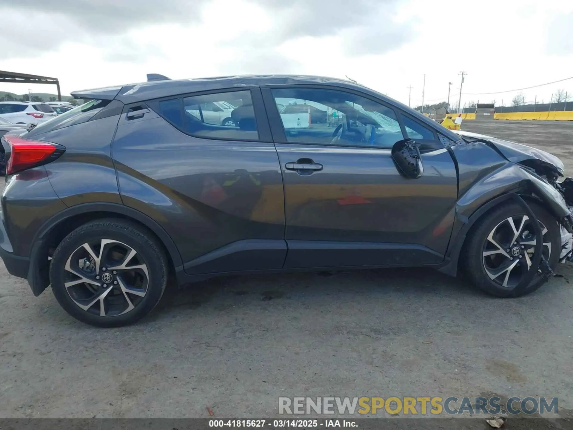14 Фотография поврежденного автомобиля NMTKHMBX6NR147770 TOYOTA C-HR 2022