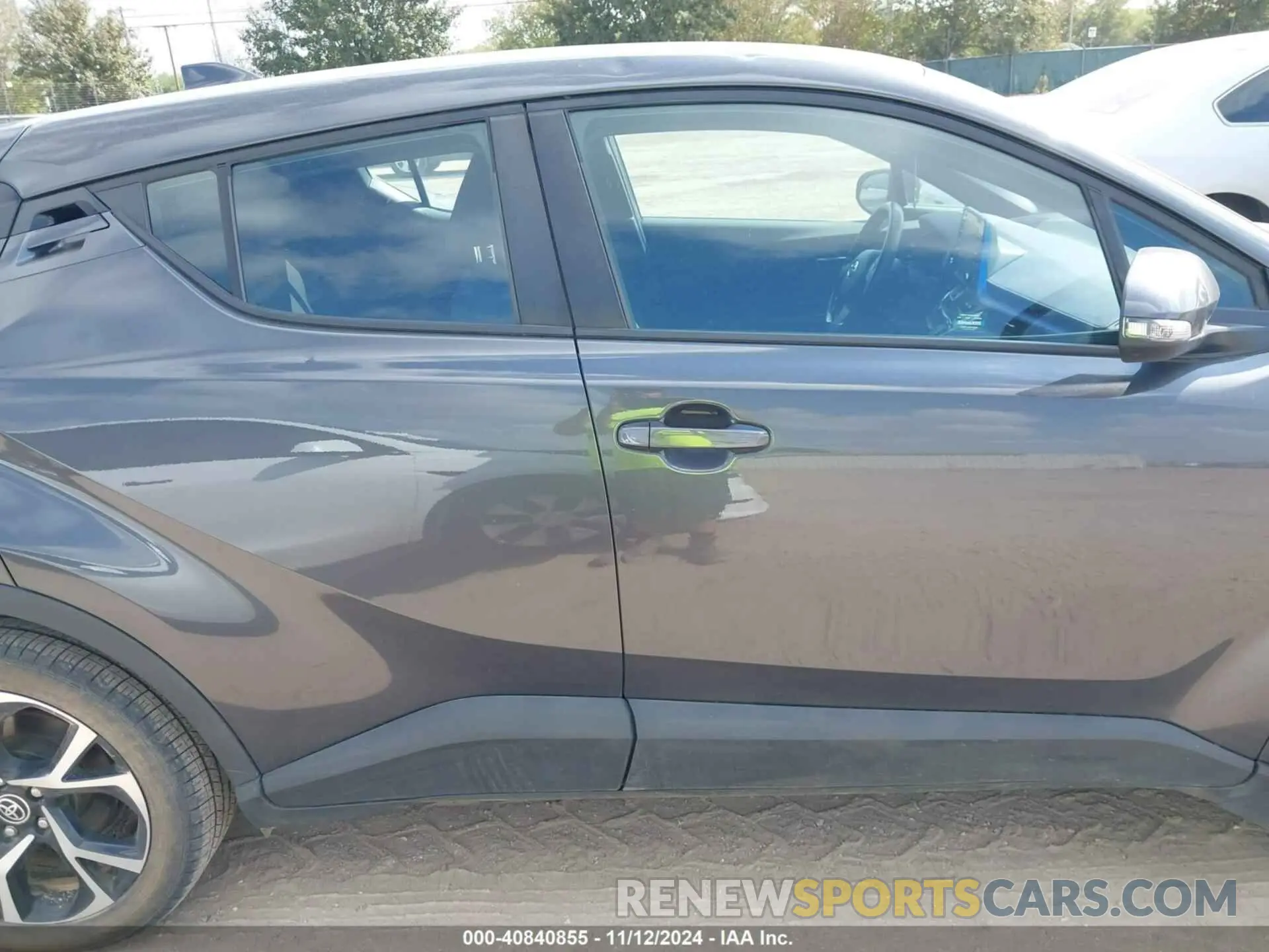 13 Photograph of a damaged car NMTKHMBX8NR146698 TOYOTA C-HR 2022