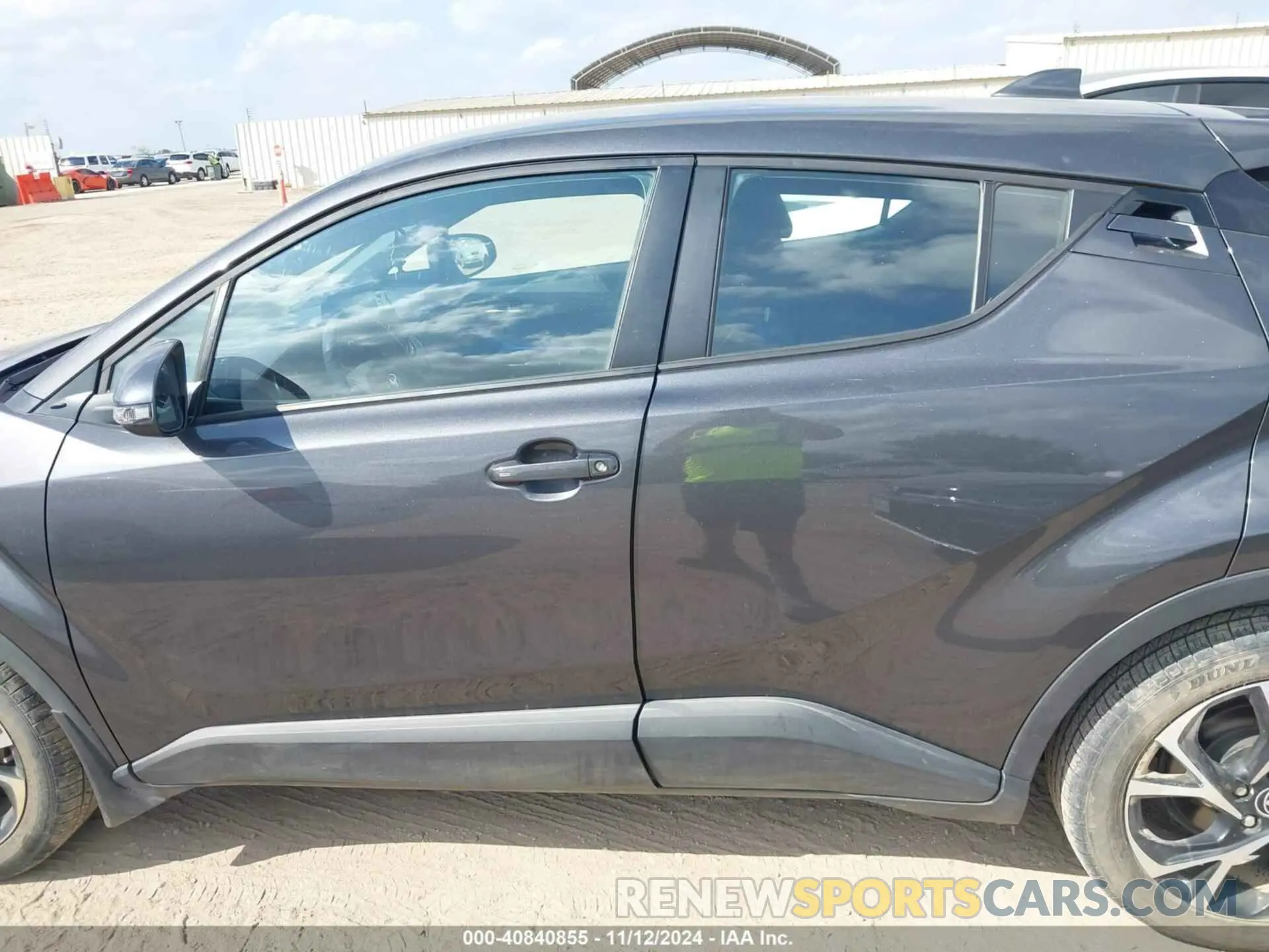 14 Photograph of a damaged car NMTKHMBX8NR146698 TOYOTA C-HR 2022
