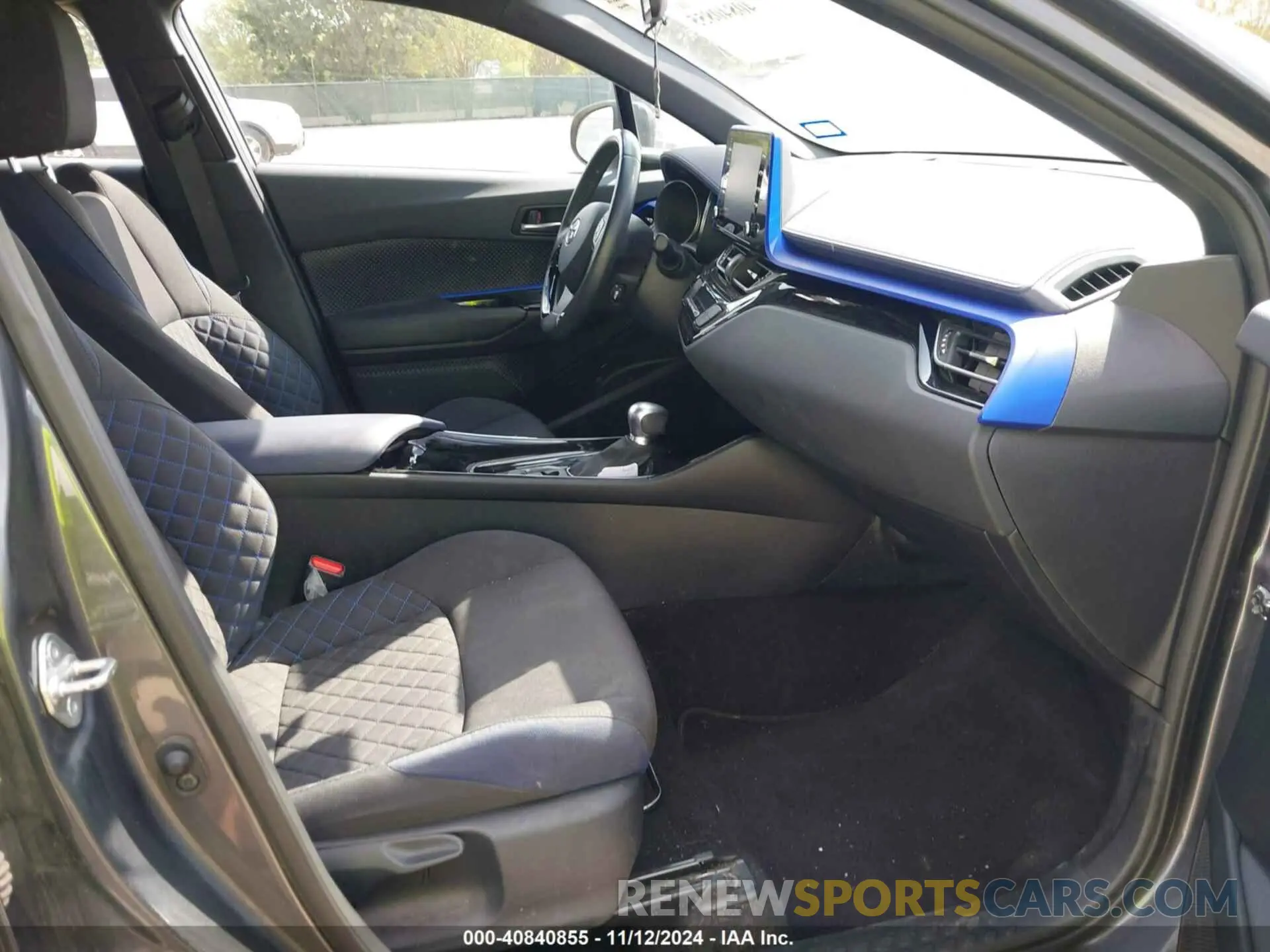 5 Photograph of a damaged car NMTKHMBX8NR146698 TOYOTA C-HR 2022