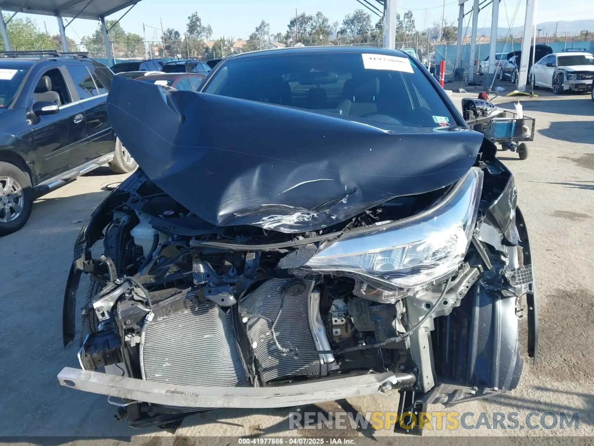 12 Photograph of a damaged car NMTKHMBX9NR141686 TOYOTA C-HR 2022