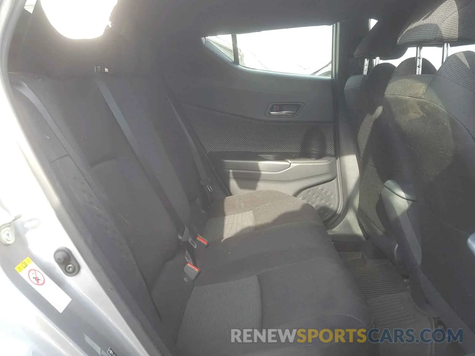 6 Photograph of a damaged car JTNKHMBX0K1012449 TOYOTA C-HR XLE 2019