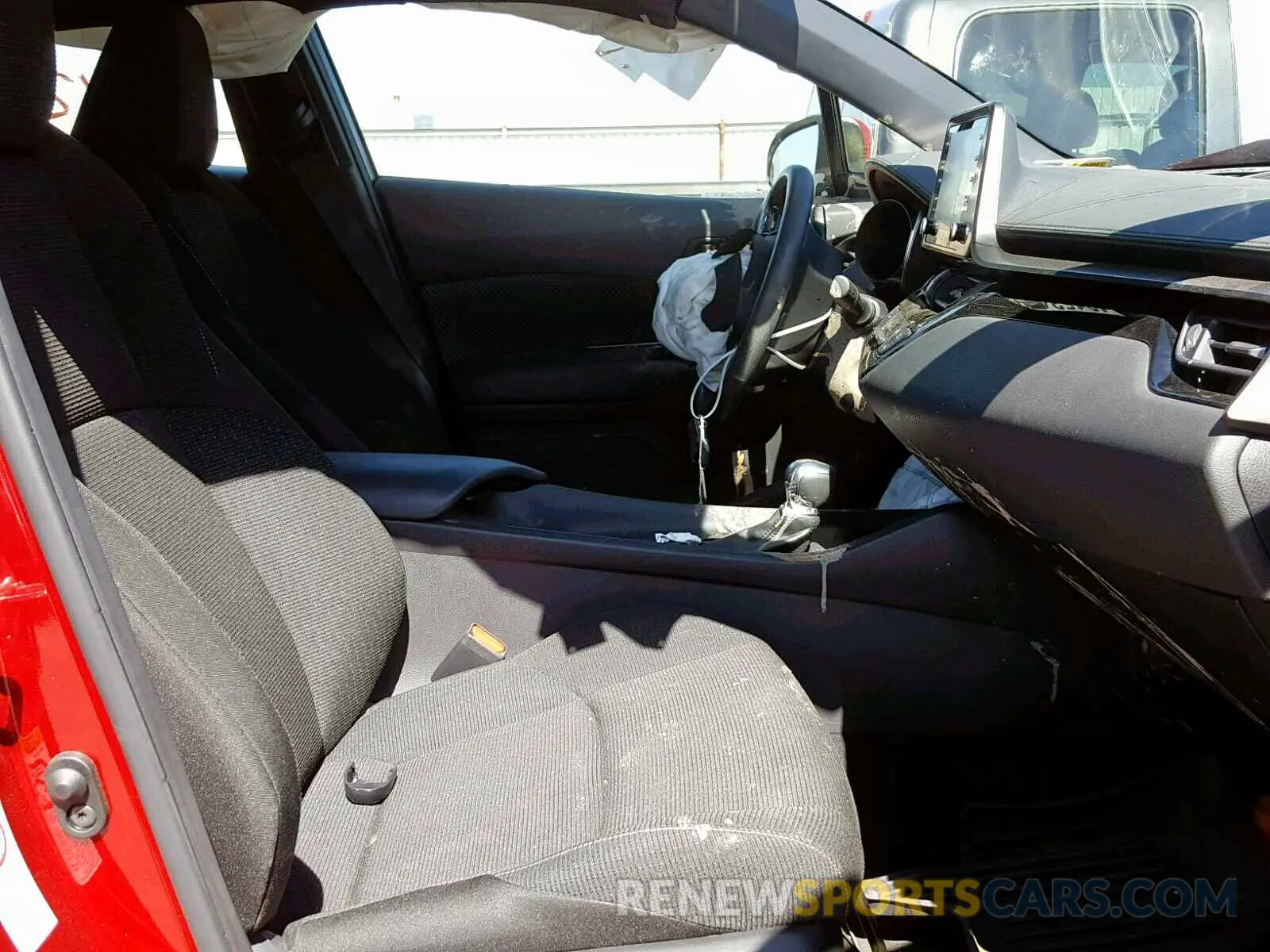 5 Photograph of a damaged car JTNKHMBX6K1020281 TOYOTA C-HR XLE 2019