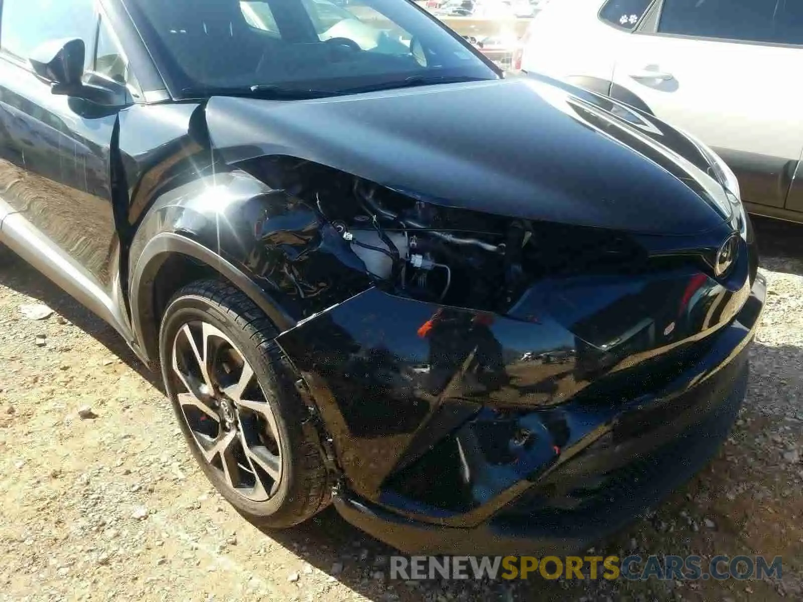 9 Photograph of a damaged car JTNKHMBX6K1036738 TOYOTA C-HR XLE 2019