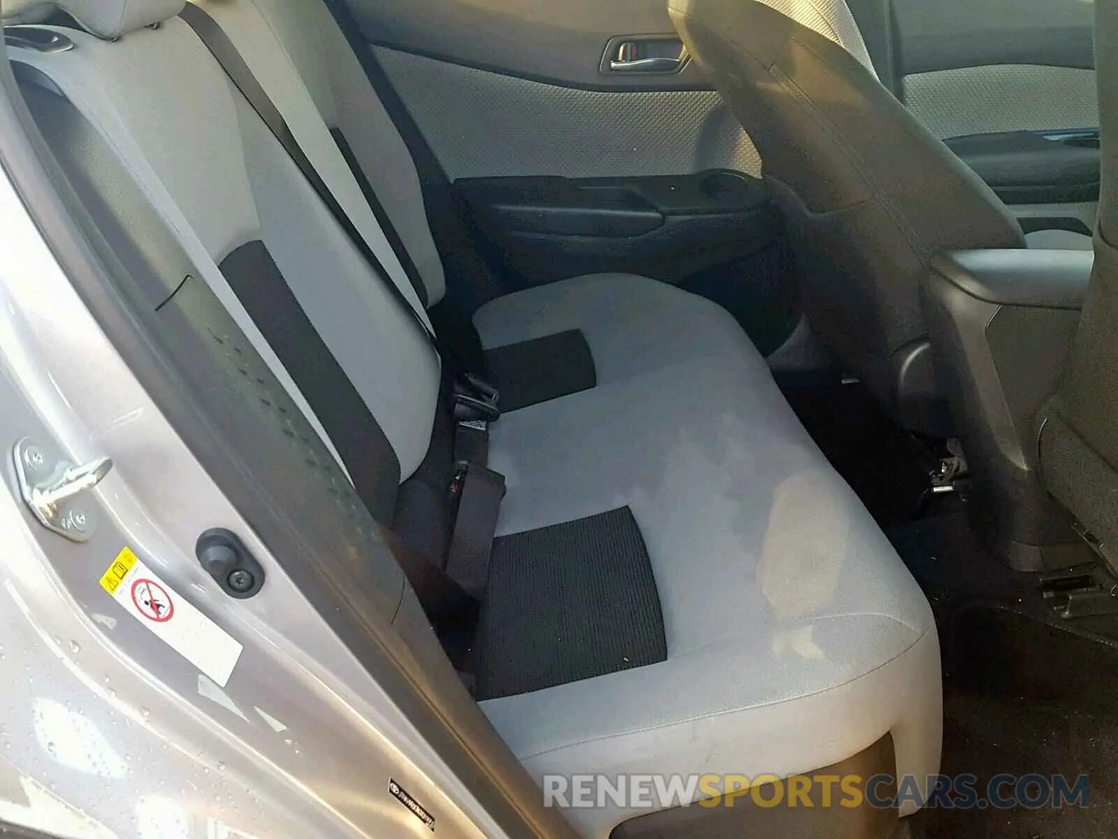 6 Photograph of a damaged car JTNKHMBX7K1019950 TOYOTA C-HR XLE 2019