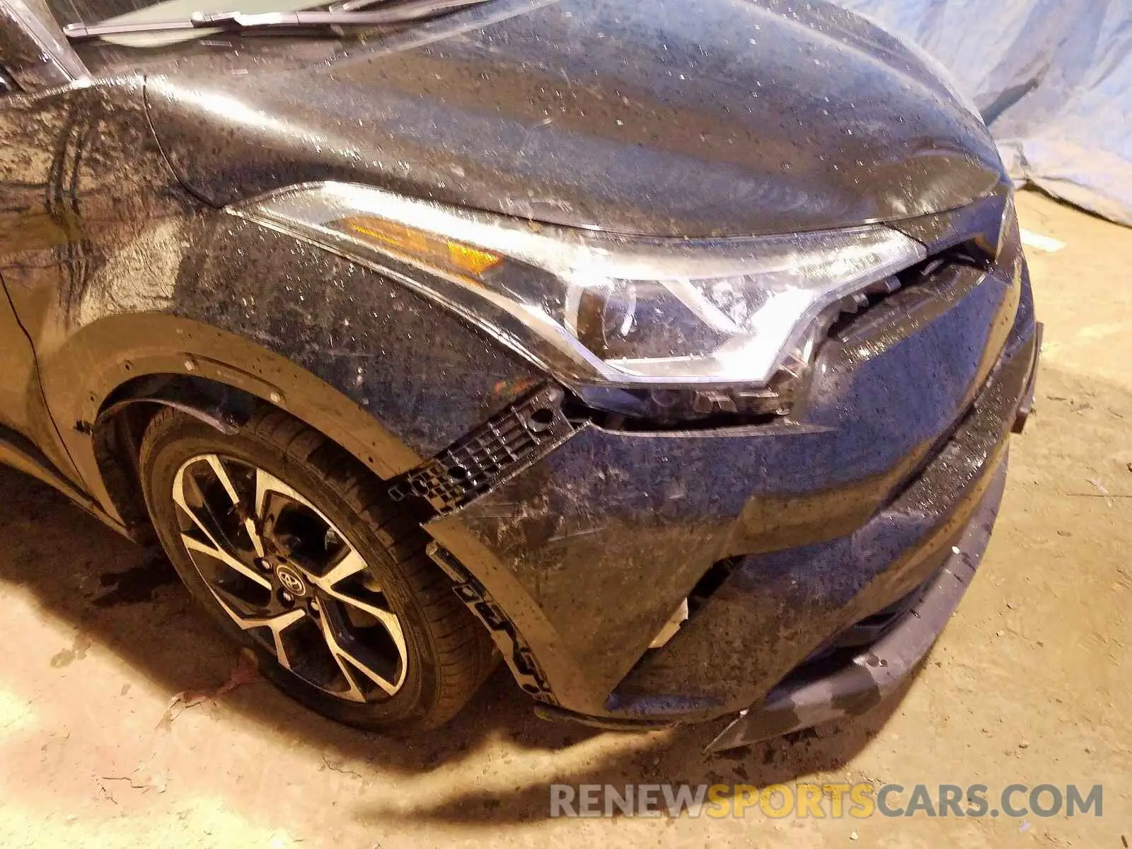9 Photograph of a damaged car JTNKHMBX7K1032780 TOYOTA C-HR XLE 2019