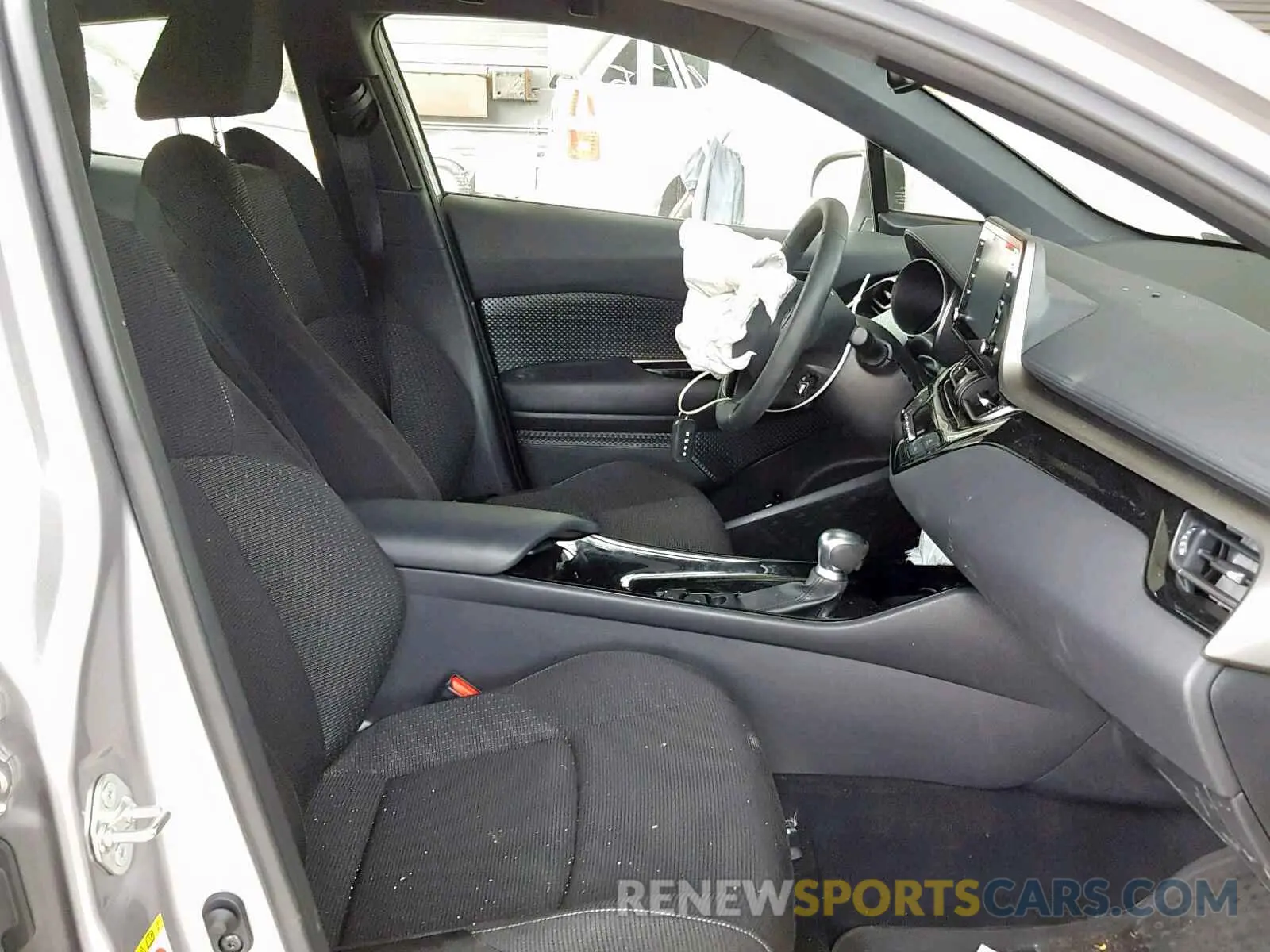 5 Photograph of a damaged car JTNKHMBX8K1019195 TOYOTA C-HR XLE 2019