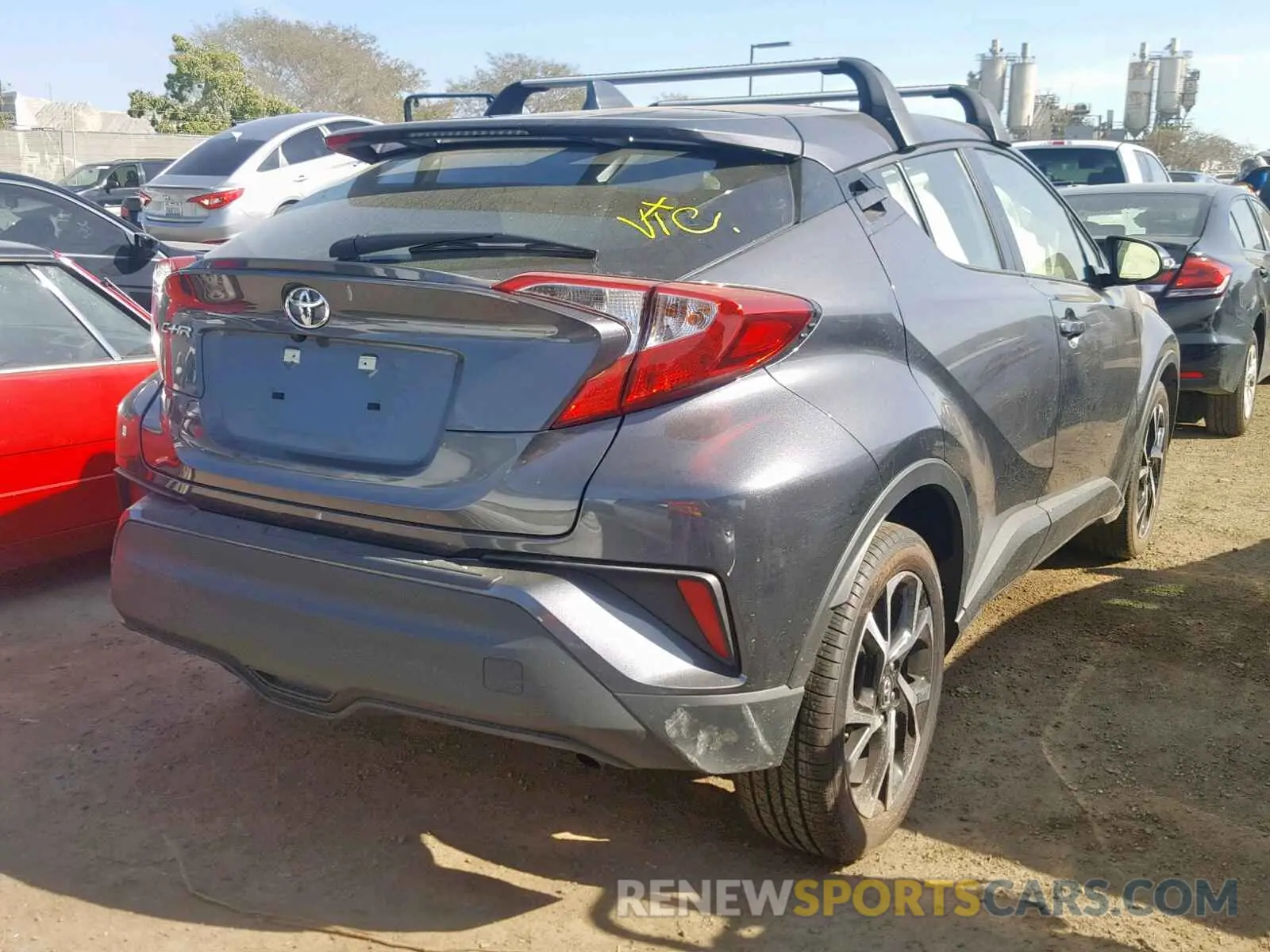 4 Photograph of a damaged car JTNKHMBXXK1032871 TOYOTA C-HR XLE 2019