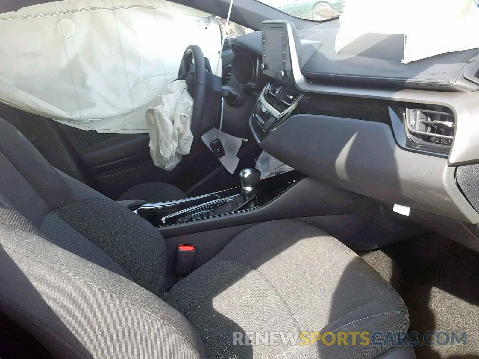 5 Photograph of a damaged car NMTKHMBX0KR068185 TOYOTA C-HR XLE 2019