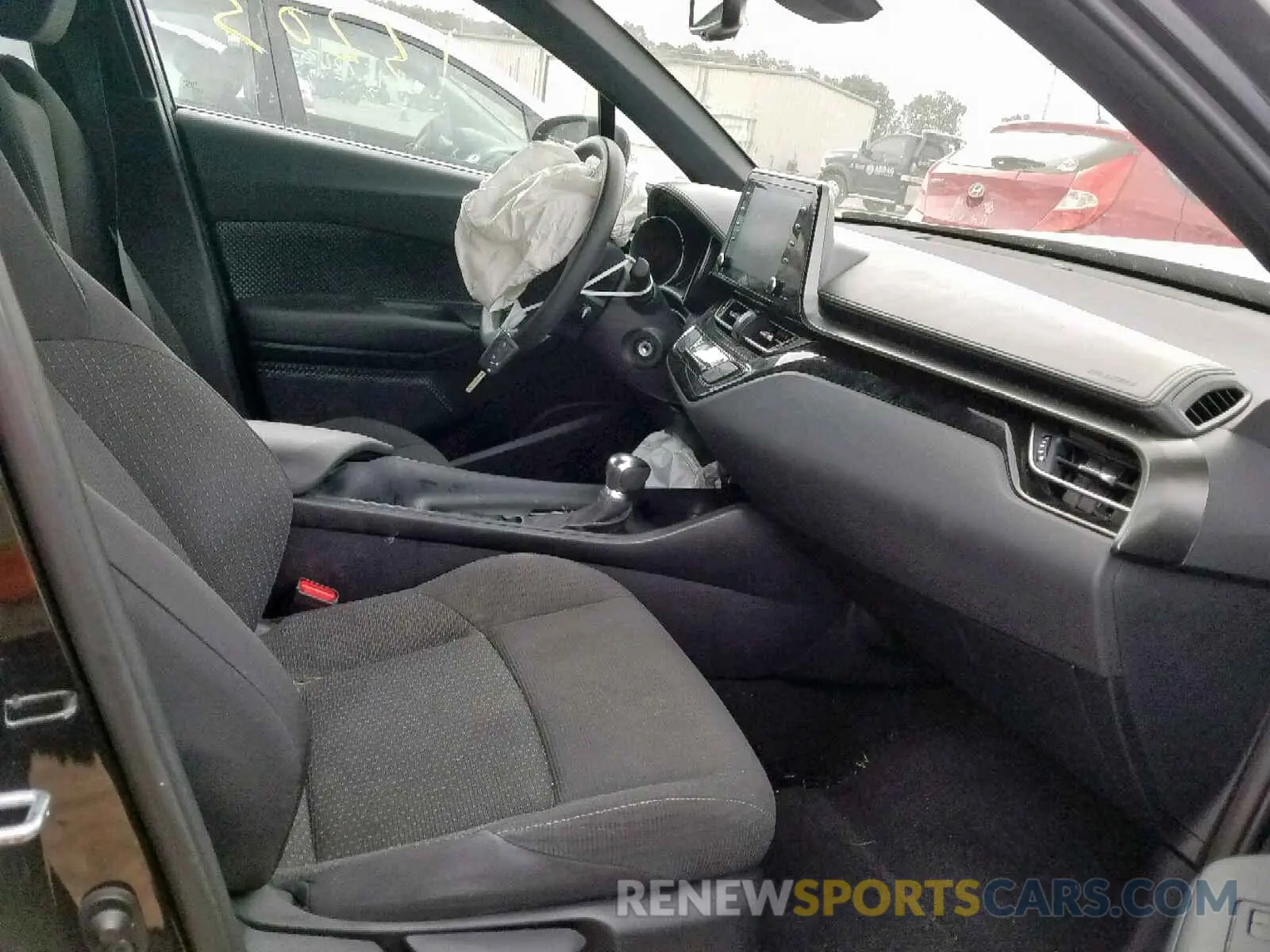 5 Photograph of a damaged car NMTKHMBX0KR079381 TOYOTA C-HR XLE 2019