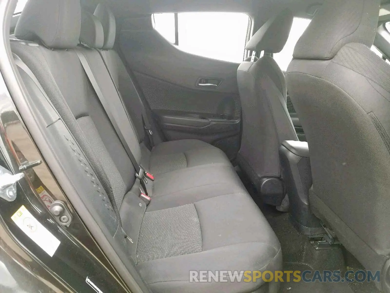 6 Photograph of a damaged car NMTKHMBX0KR079381 TOYOTA C-HR XLE 2019