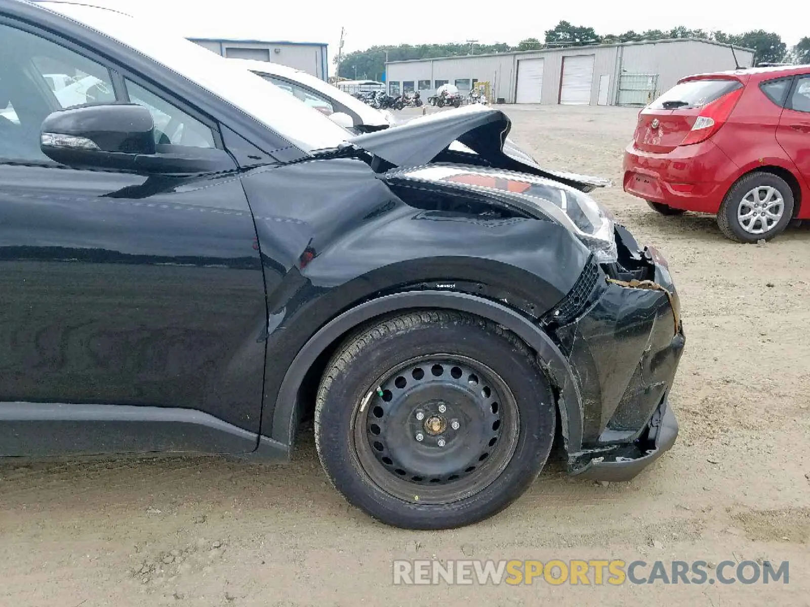 9 Photograph of a damaged car NMTKHMBX0KR079381 TOYOTA C-HR XLE 2019