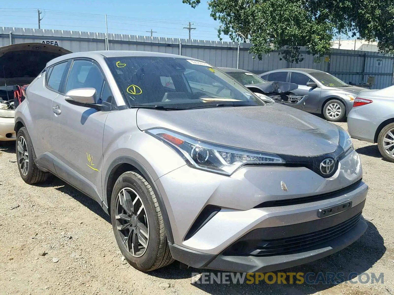1 Photograph of a damaged car NMTKHMBX3KR080136 TOYOTA C-HR XLE 2019