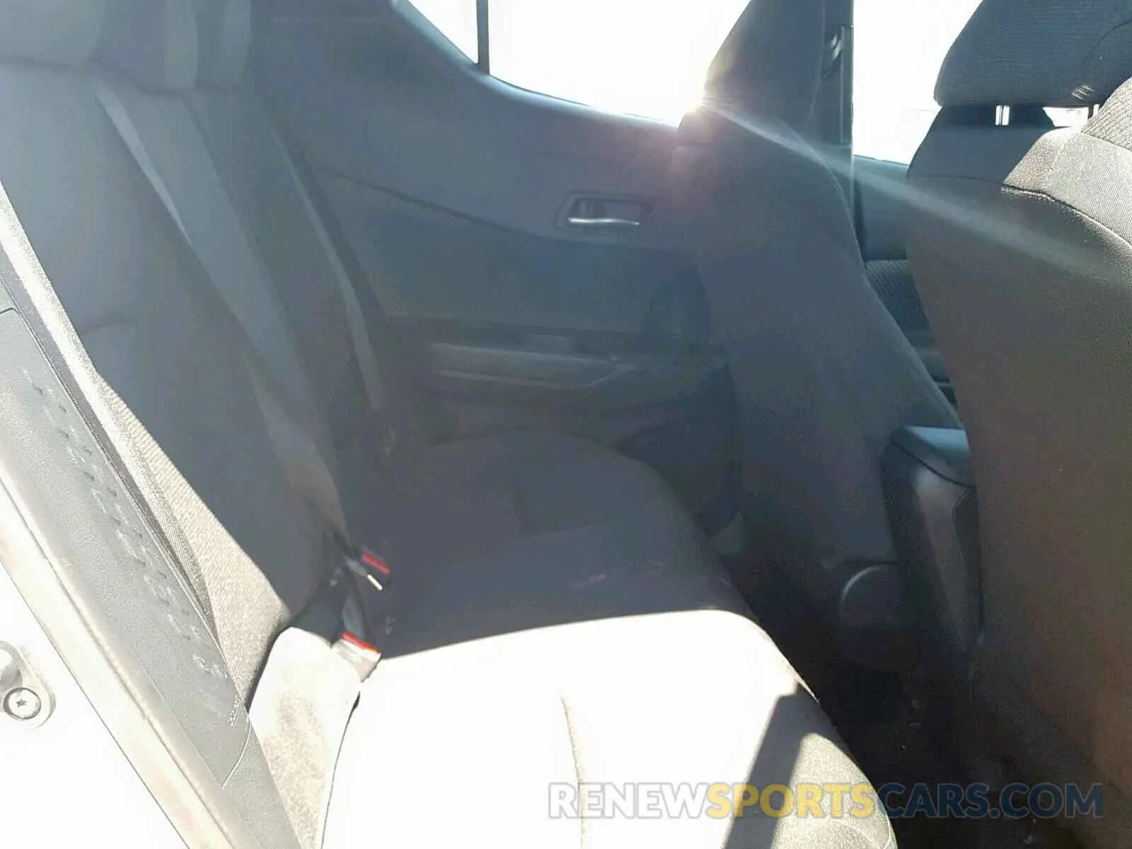 6 Photograph of a damaged car NMTKHMBX3KR080136 TOYOTA C-HR XLE 2019