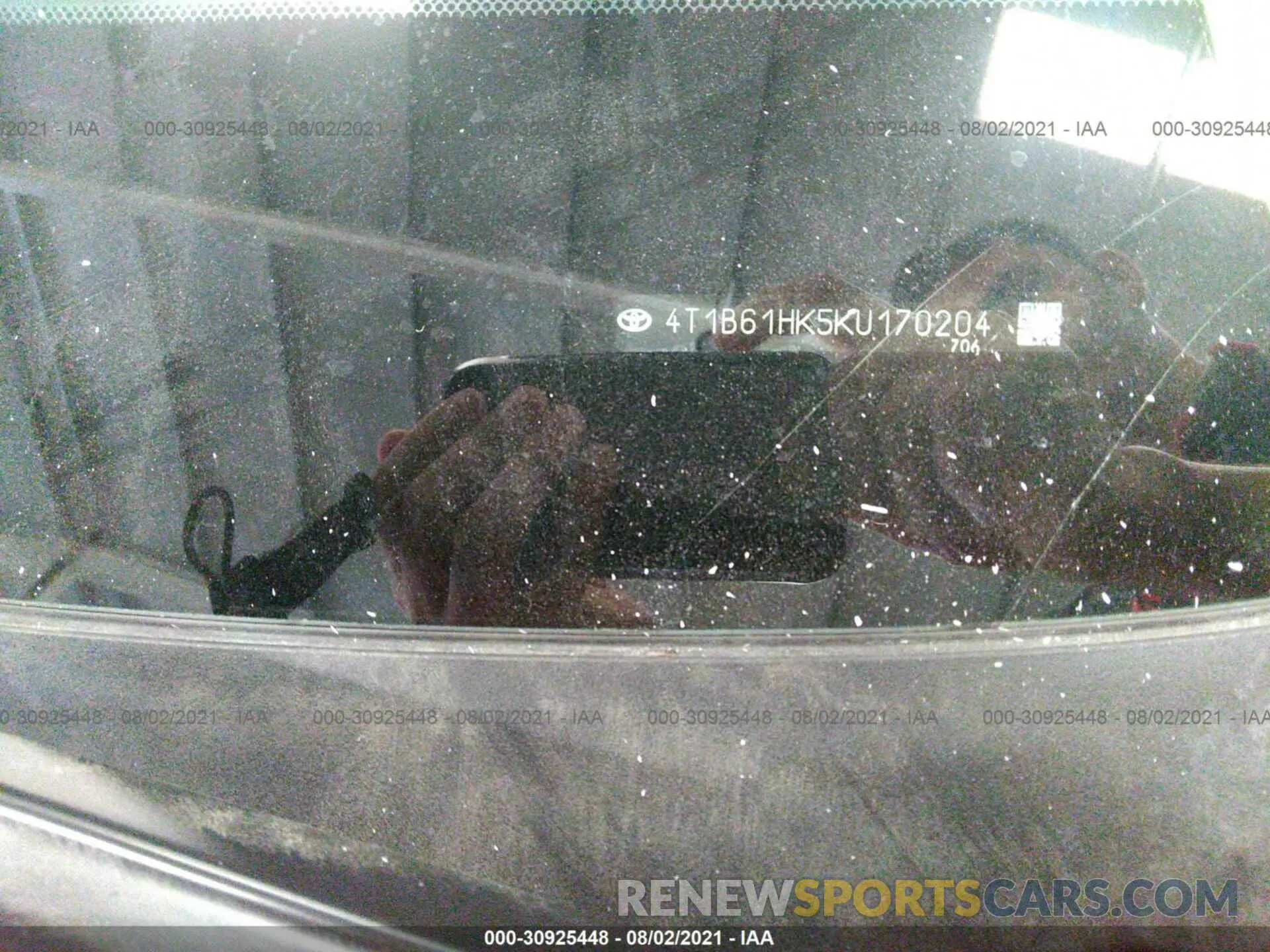 9 Photograph of a damaged car 000B61HK5KU170204 TOYOTA CAMRY 2019