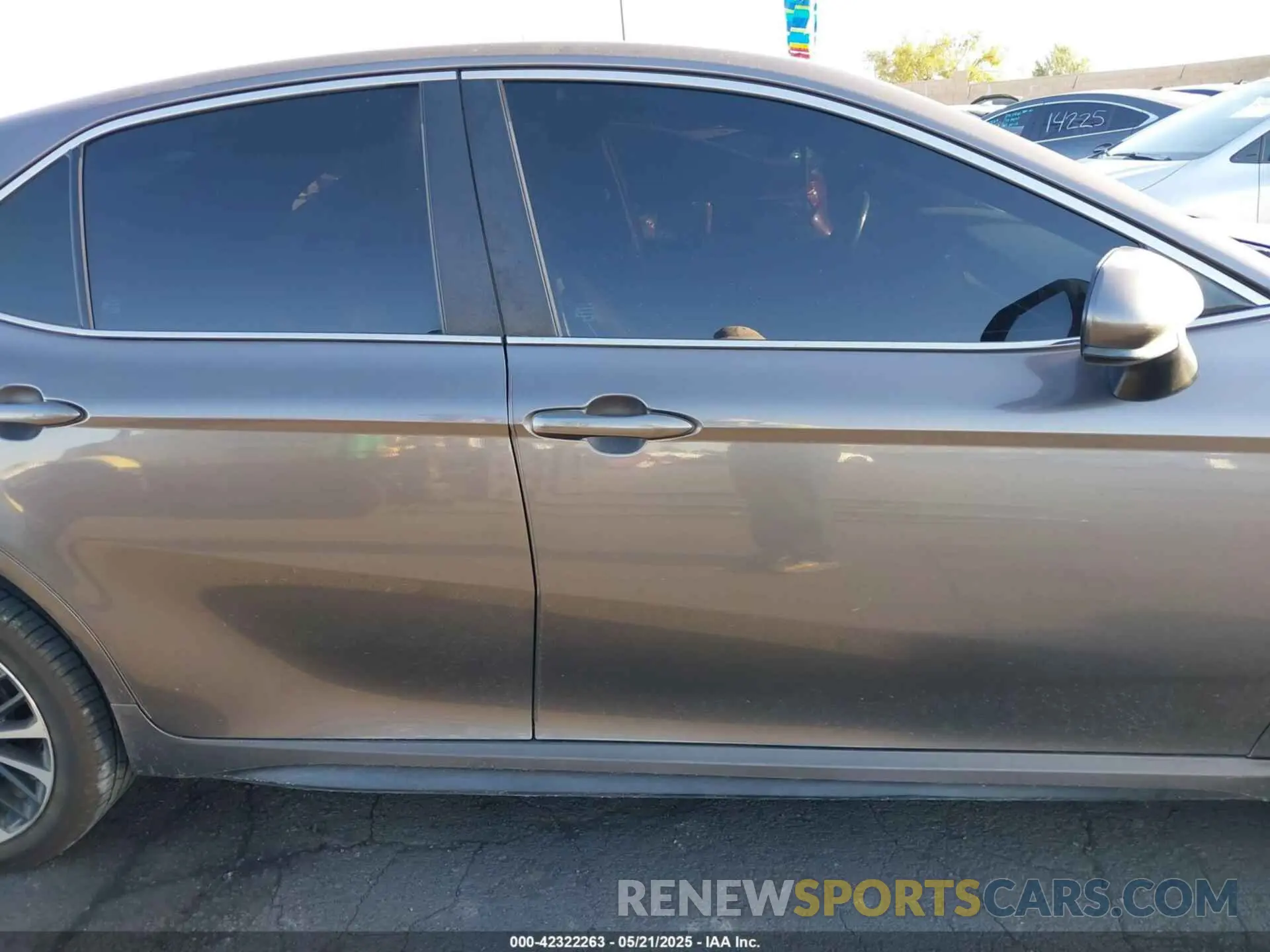 13 Photograph of a damaged car 4T1B11HK0KU161764 TOYOTA CAMRY 2019
